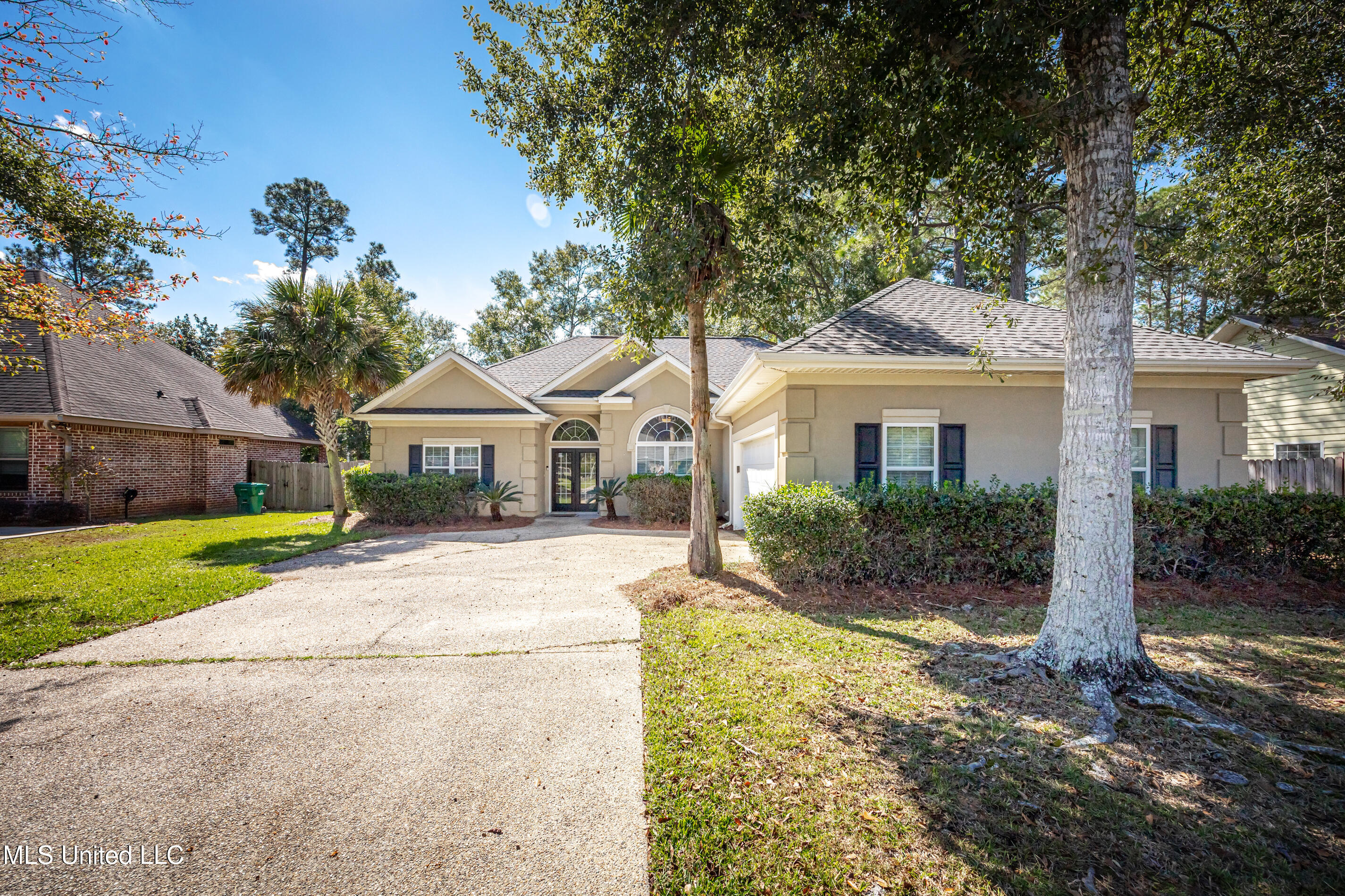 7426 Mahalo Hui Drive Property Photo 3