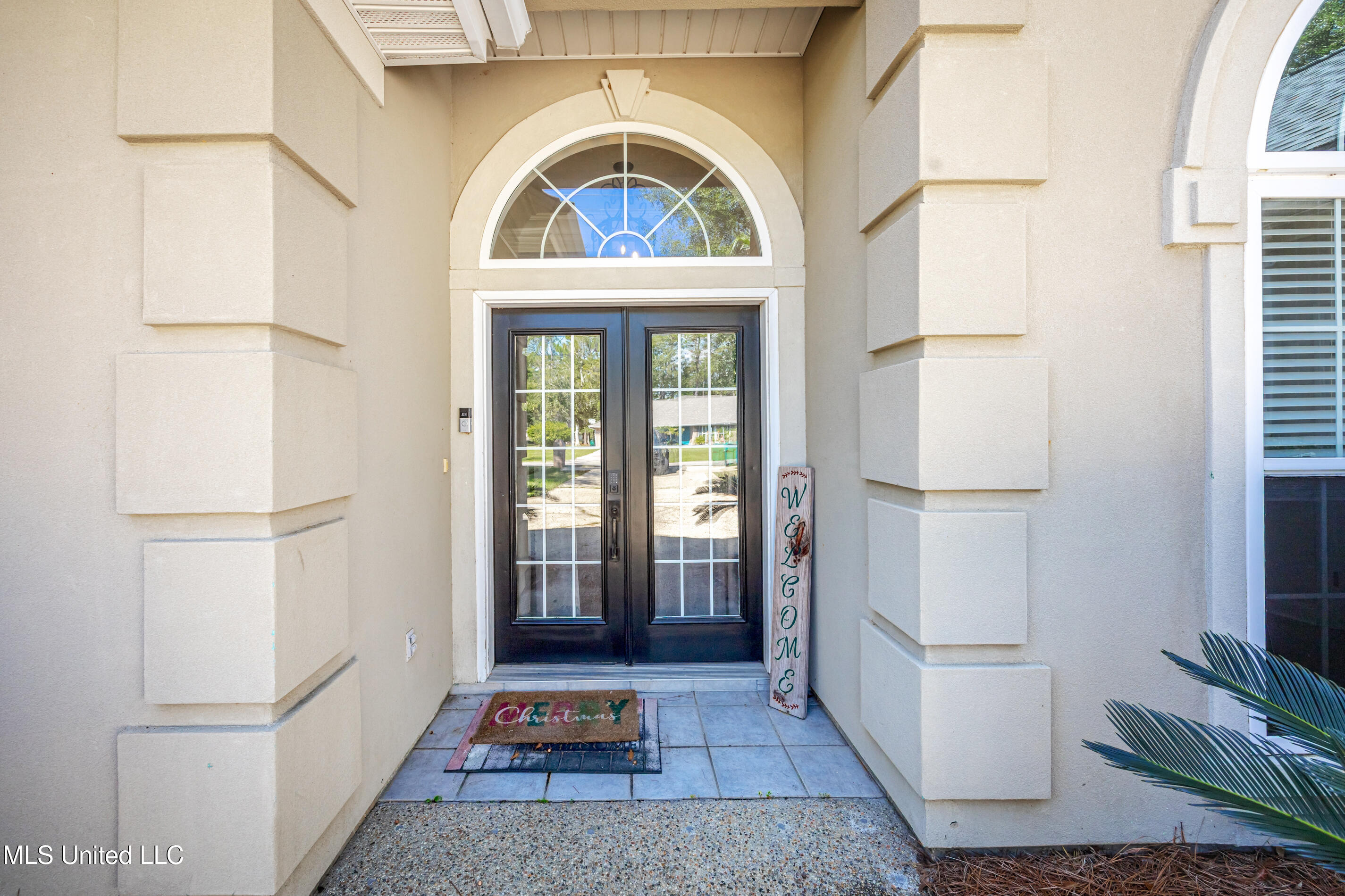 7426 Mahalo Hui Drive Property Photo 5