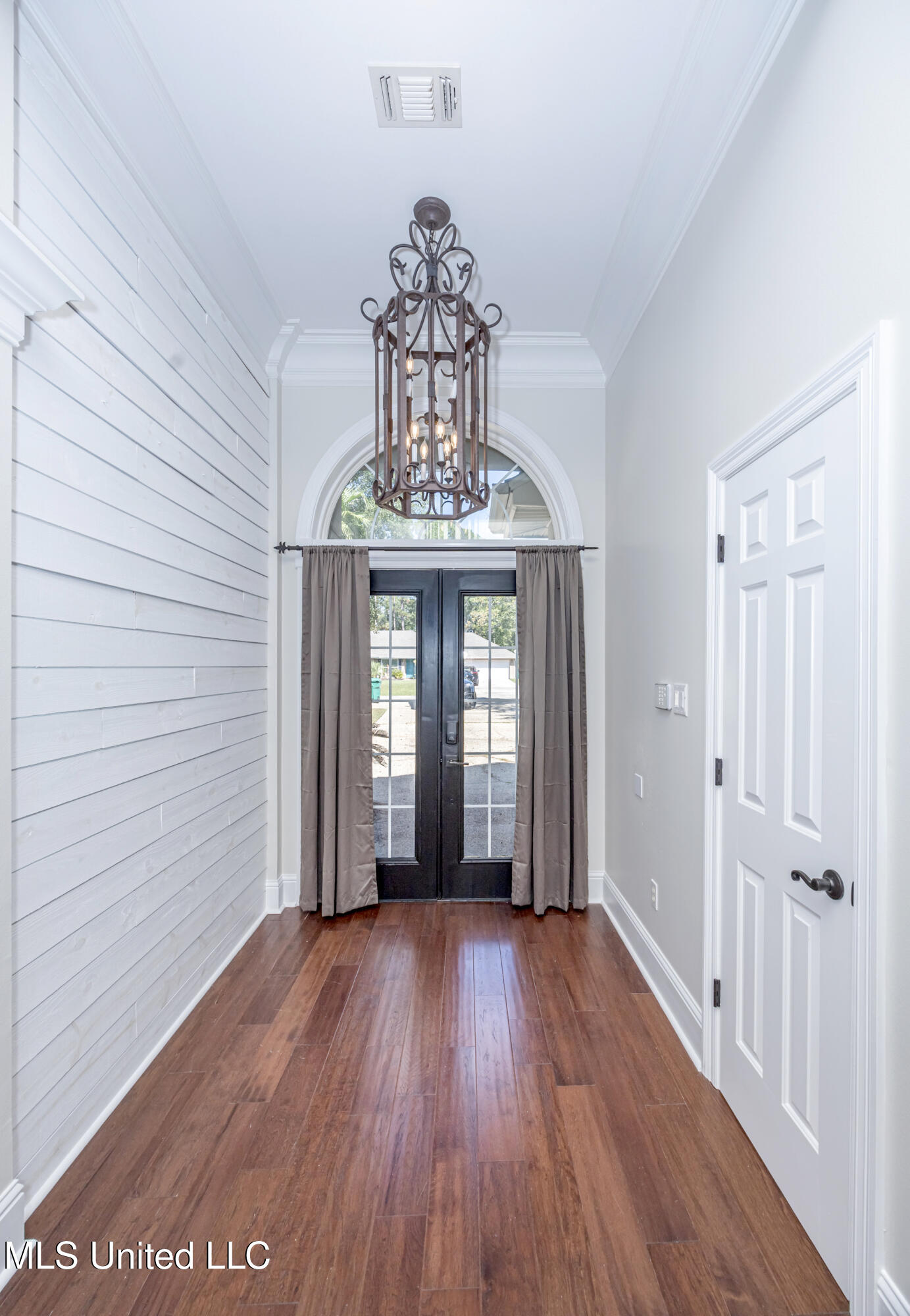 7426 Mahalo Hui Drive Property Photo 6