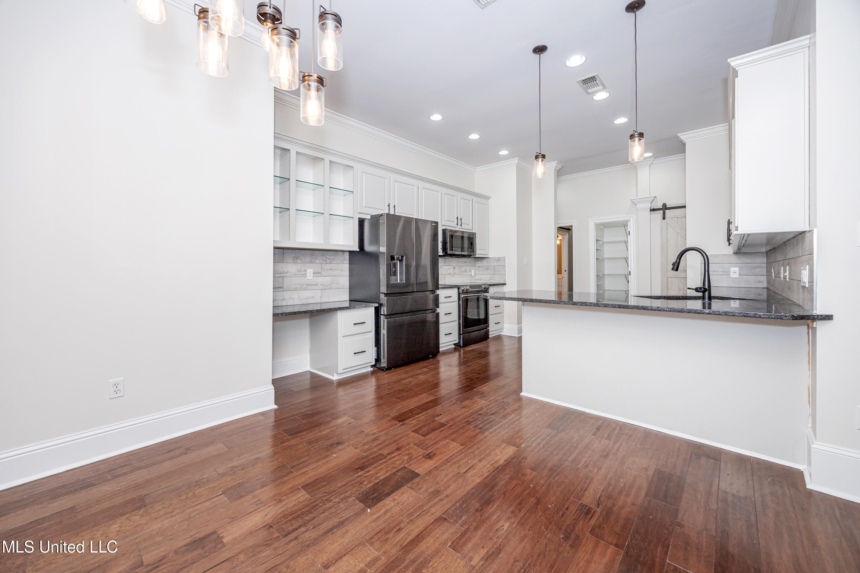 7426 Mahalo Hui Drive Property Photo 14