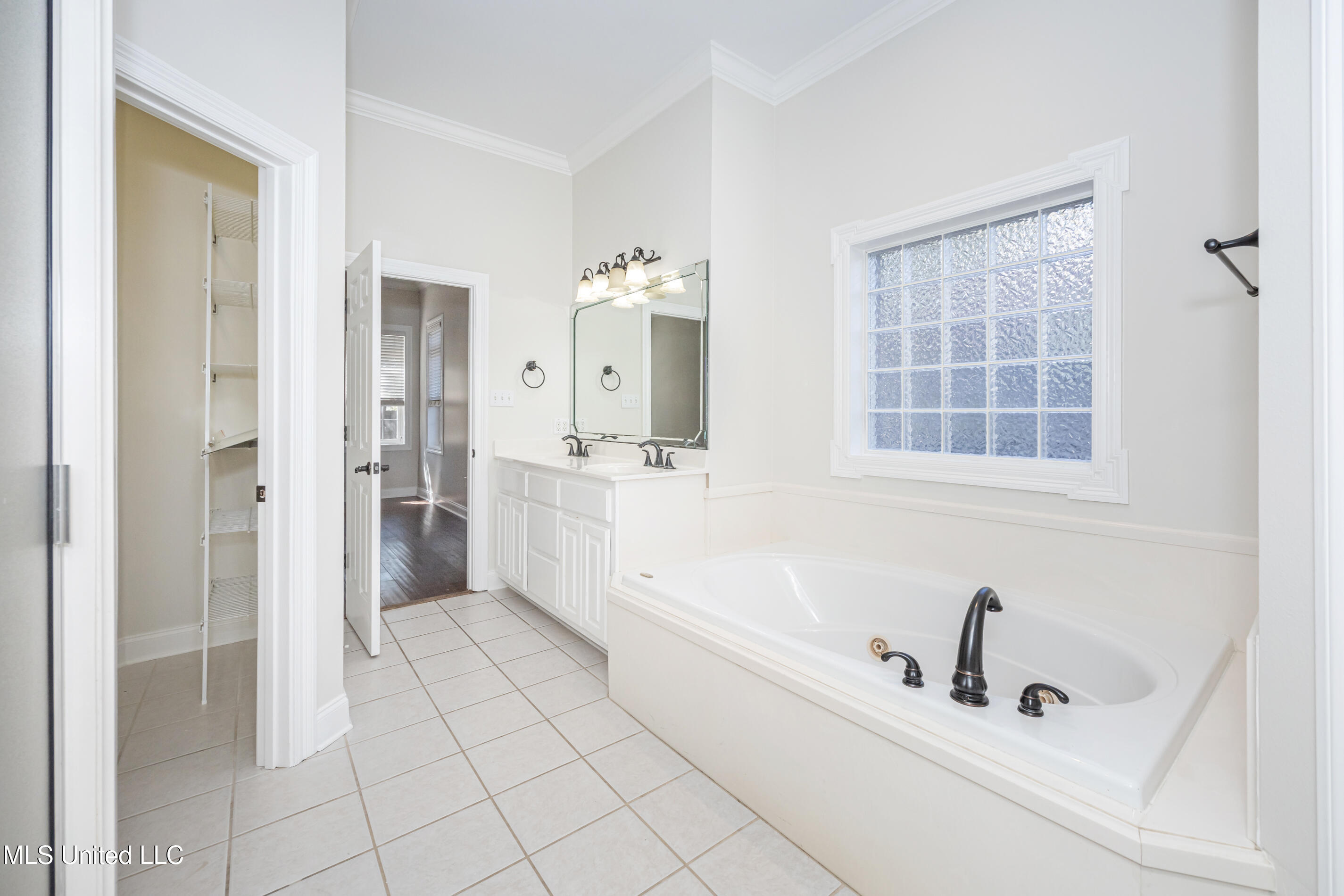 7426 Mahalo Hui Drive Property Photo 34