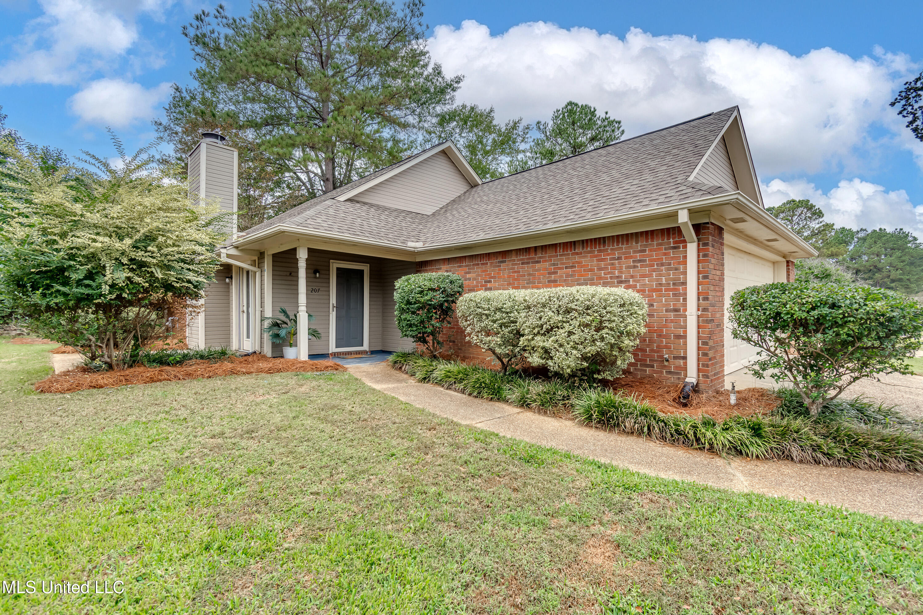 207 Sherlock Way Property Photo 1