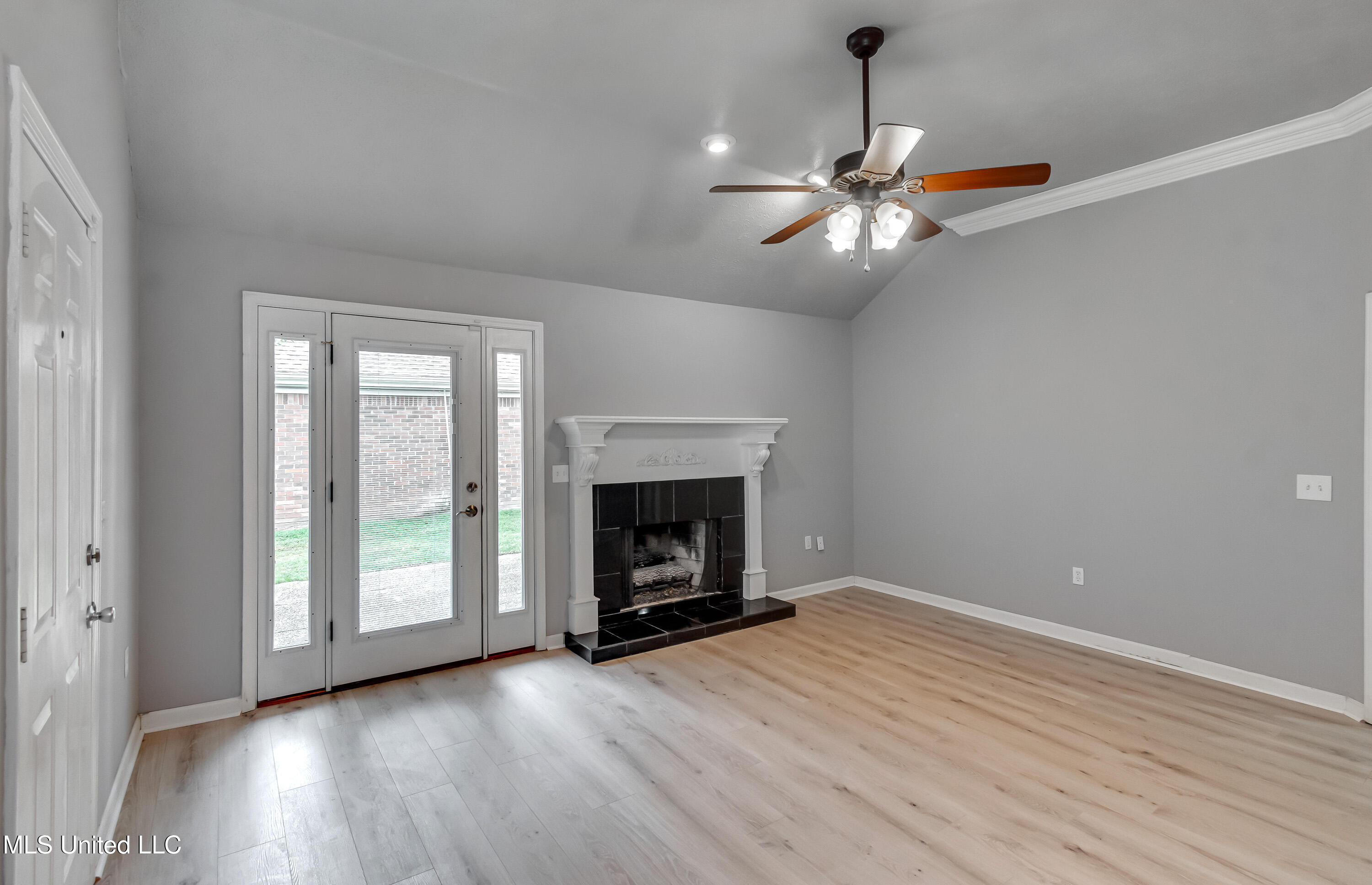 207 Sherlock Way Property Photo 5