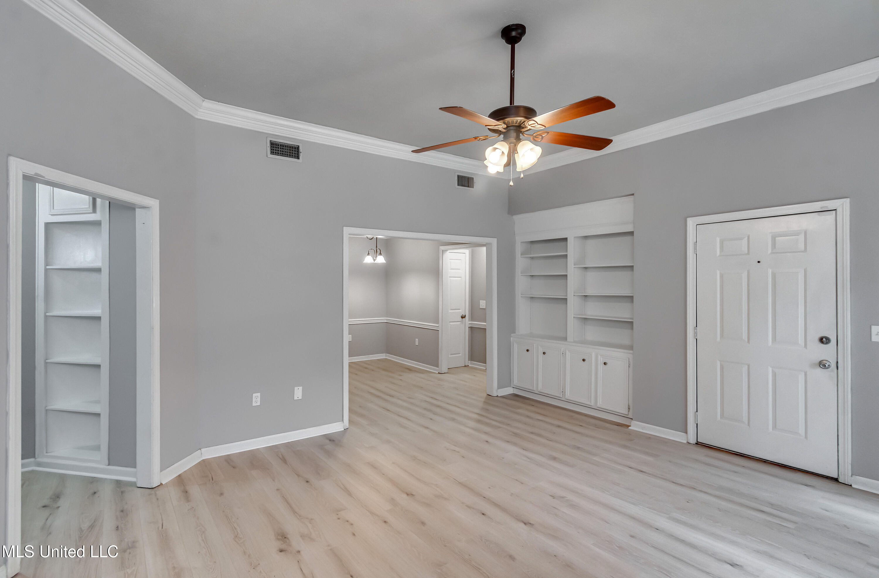 207 Sherlock Way Property Photo 7