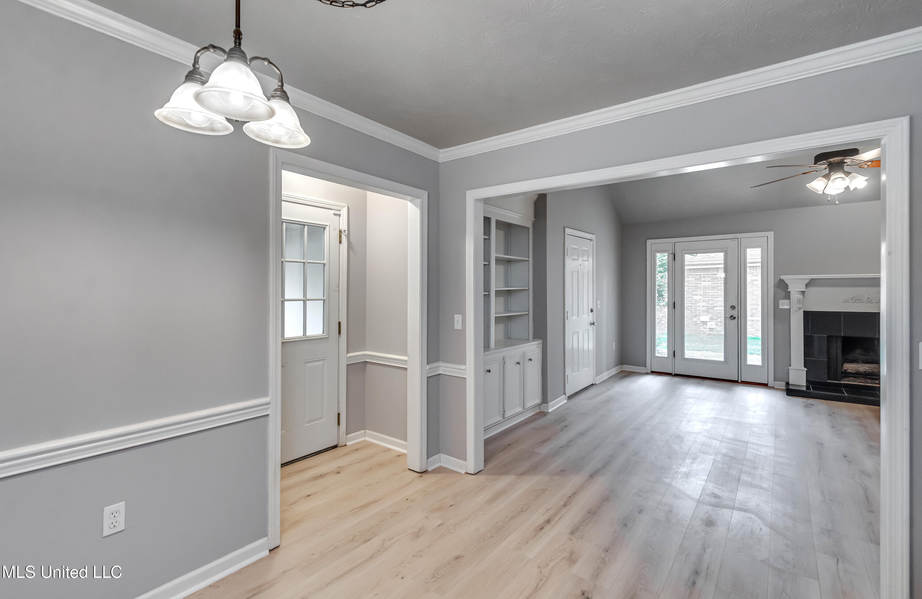 207 Sherlock Way Property Photo 11