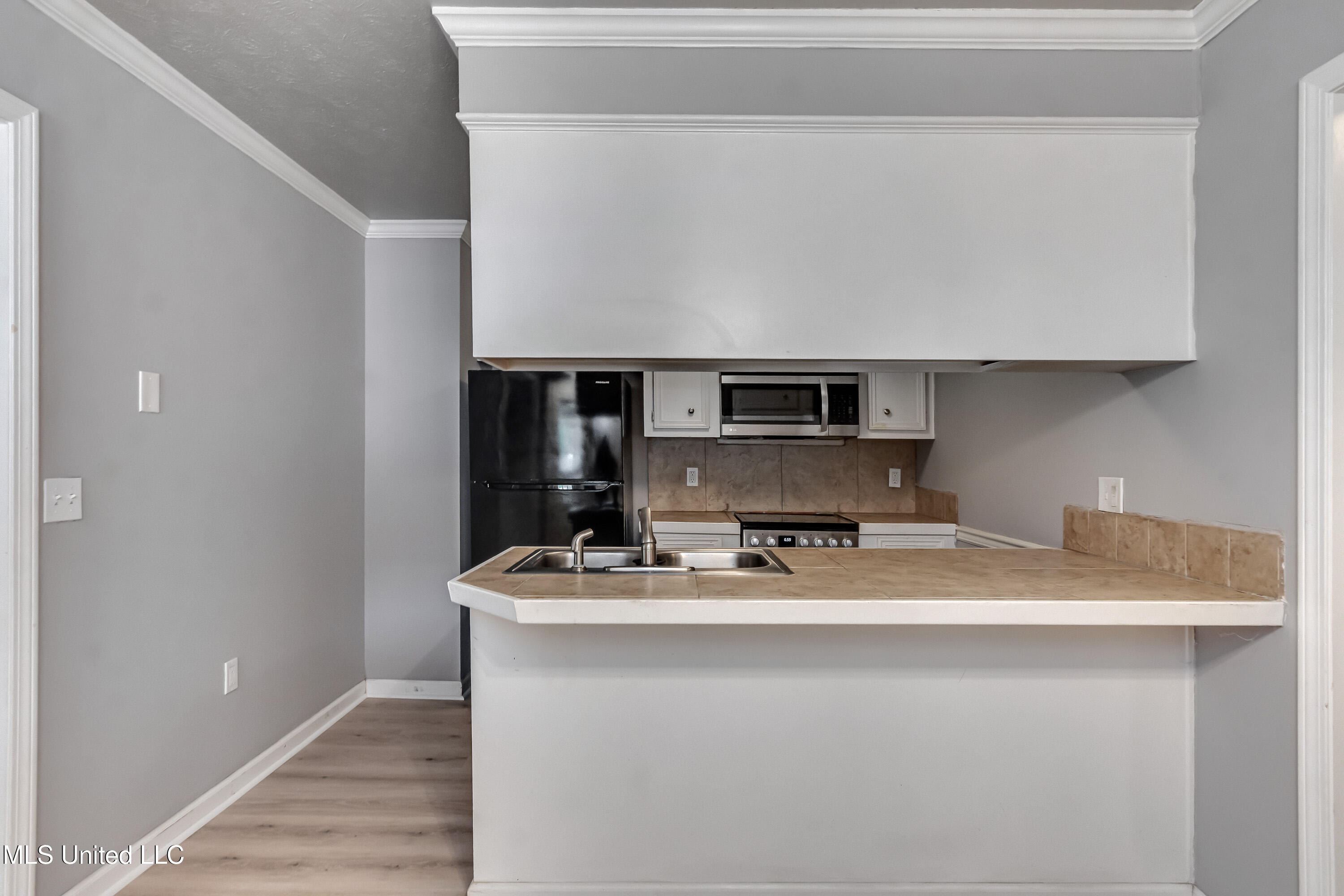 207 Sherlock Way Property Photo 13