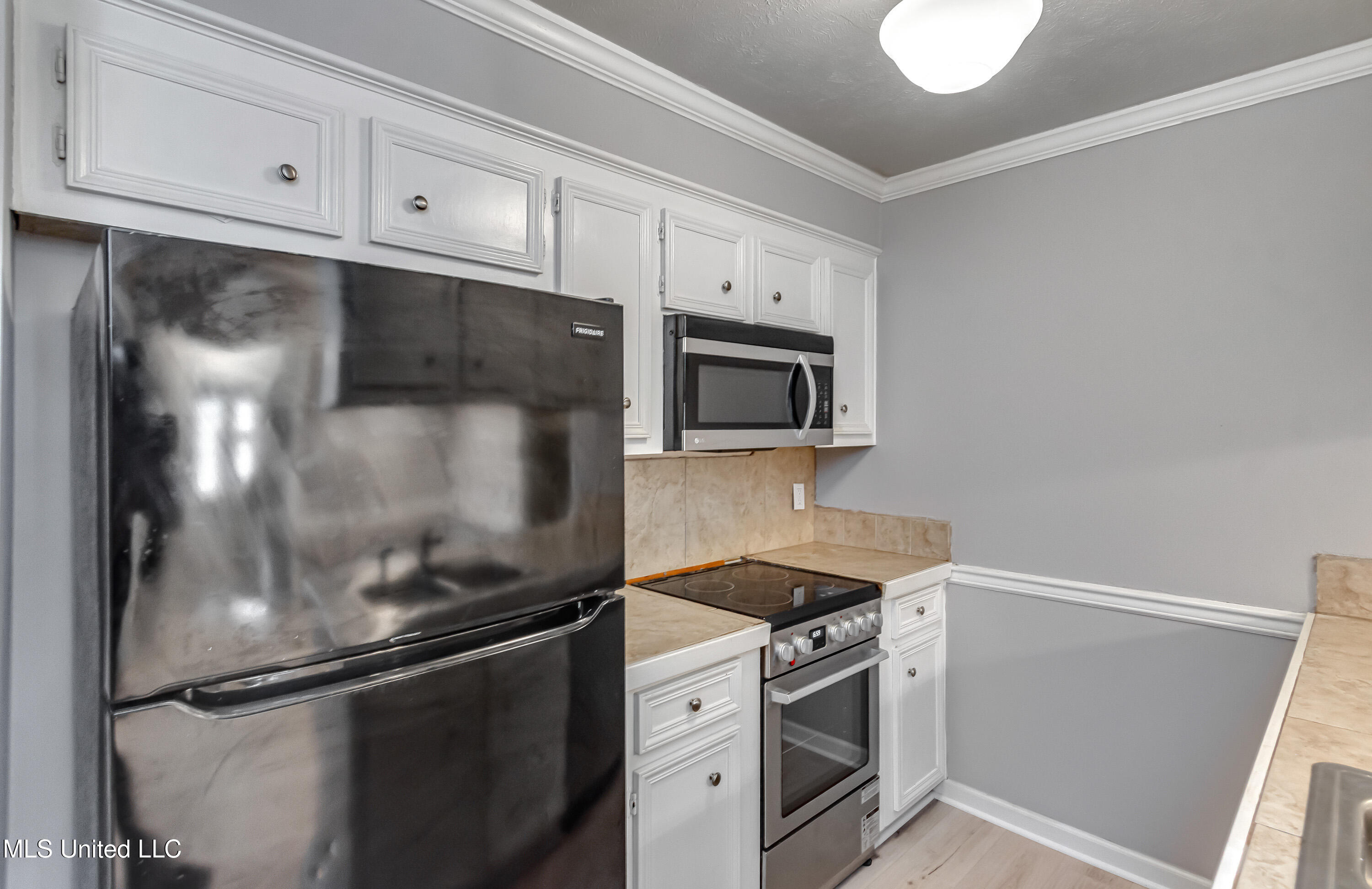 207 Sherlock Way Property Photo 15