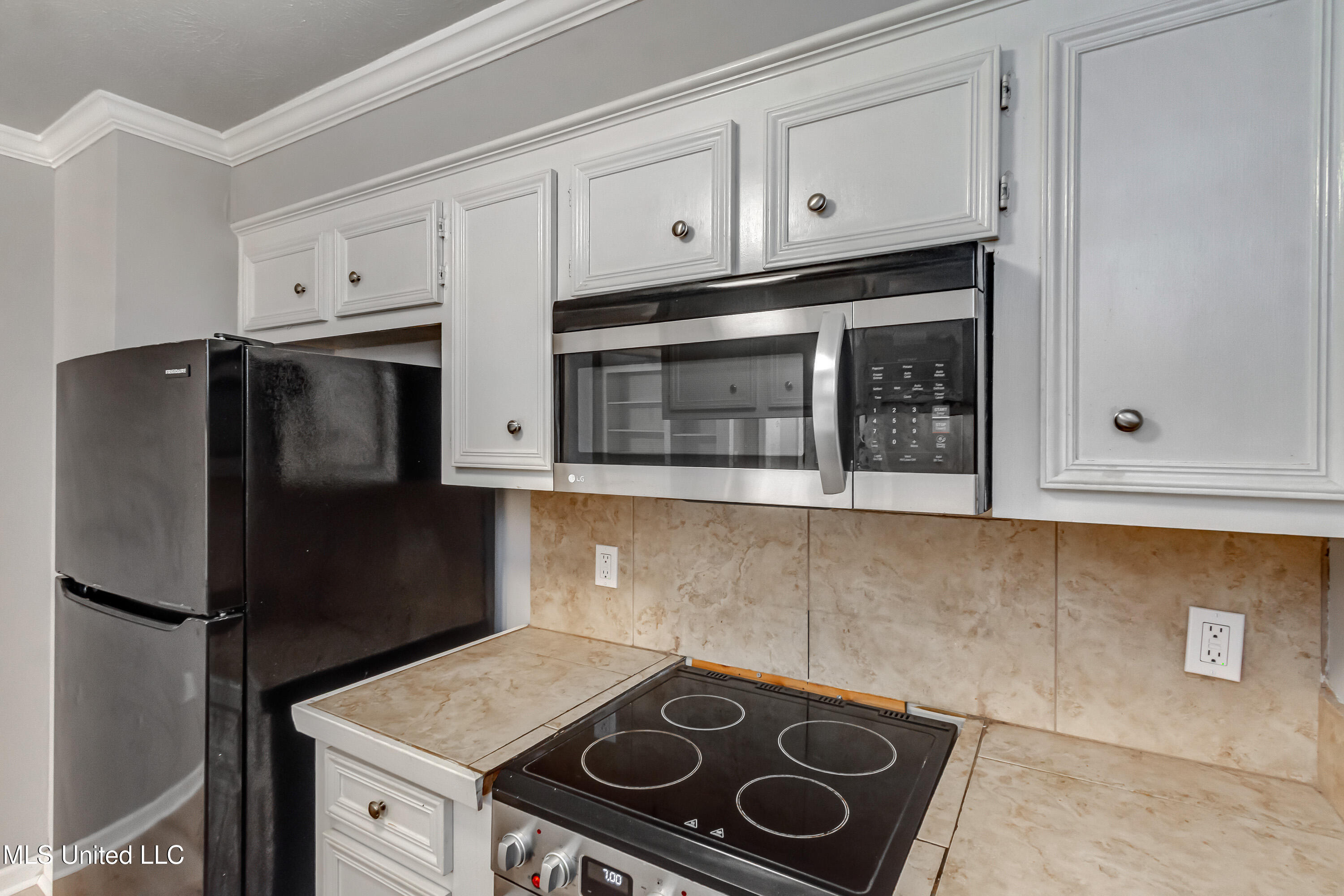 207 Sherlock Way Property Photo 17