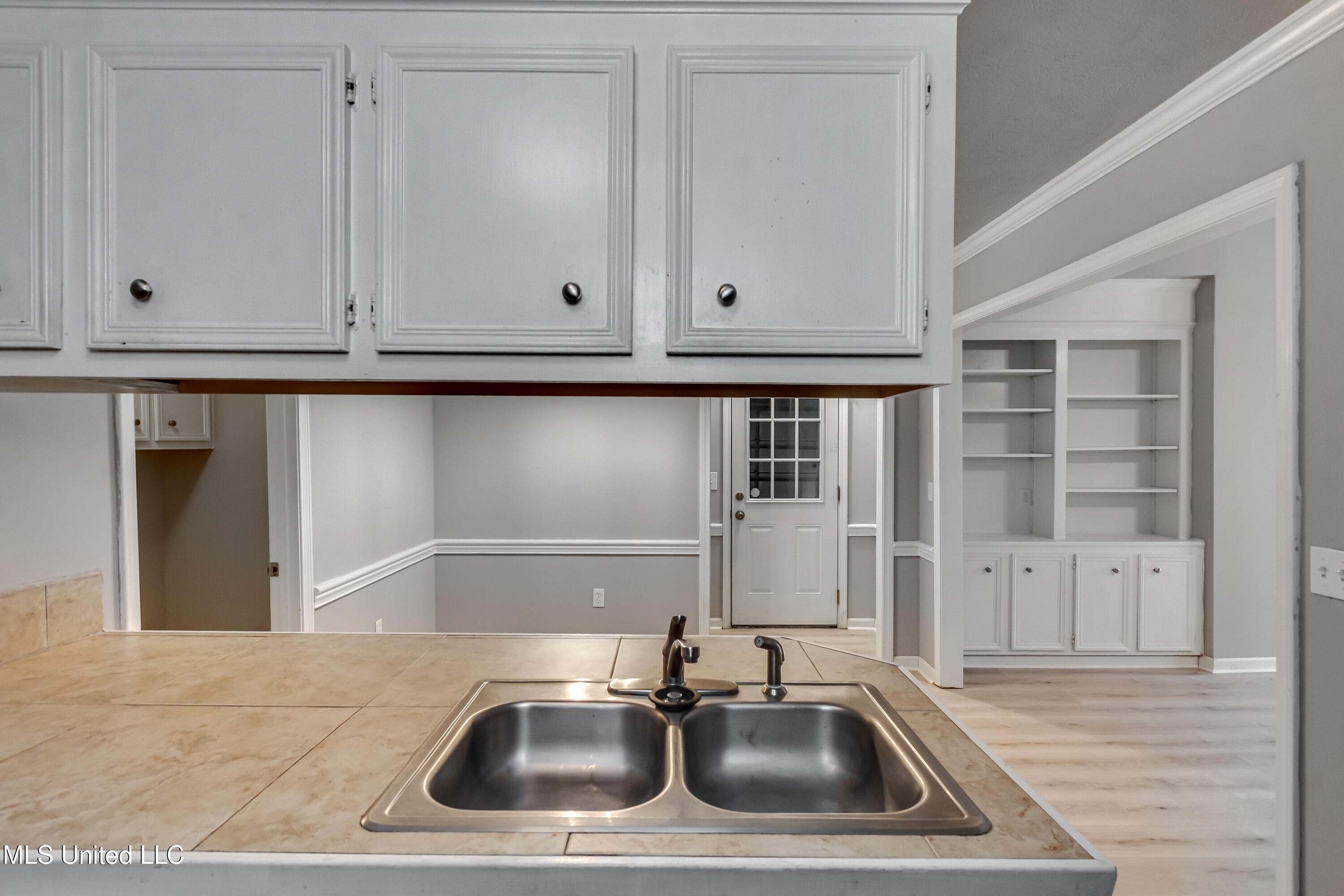 207 Sherlock Way Property Photo 19