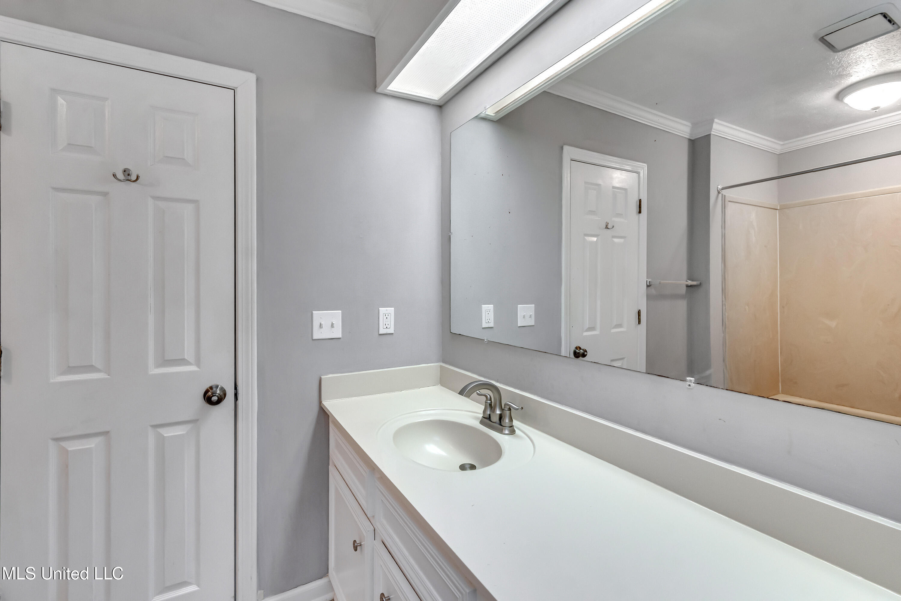 207 Sherlock Way Property Photo 28