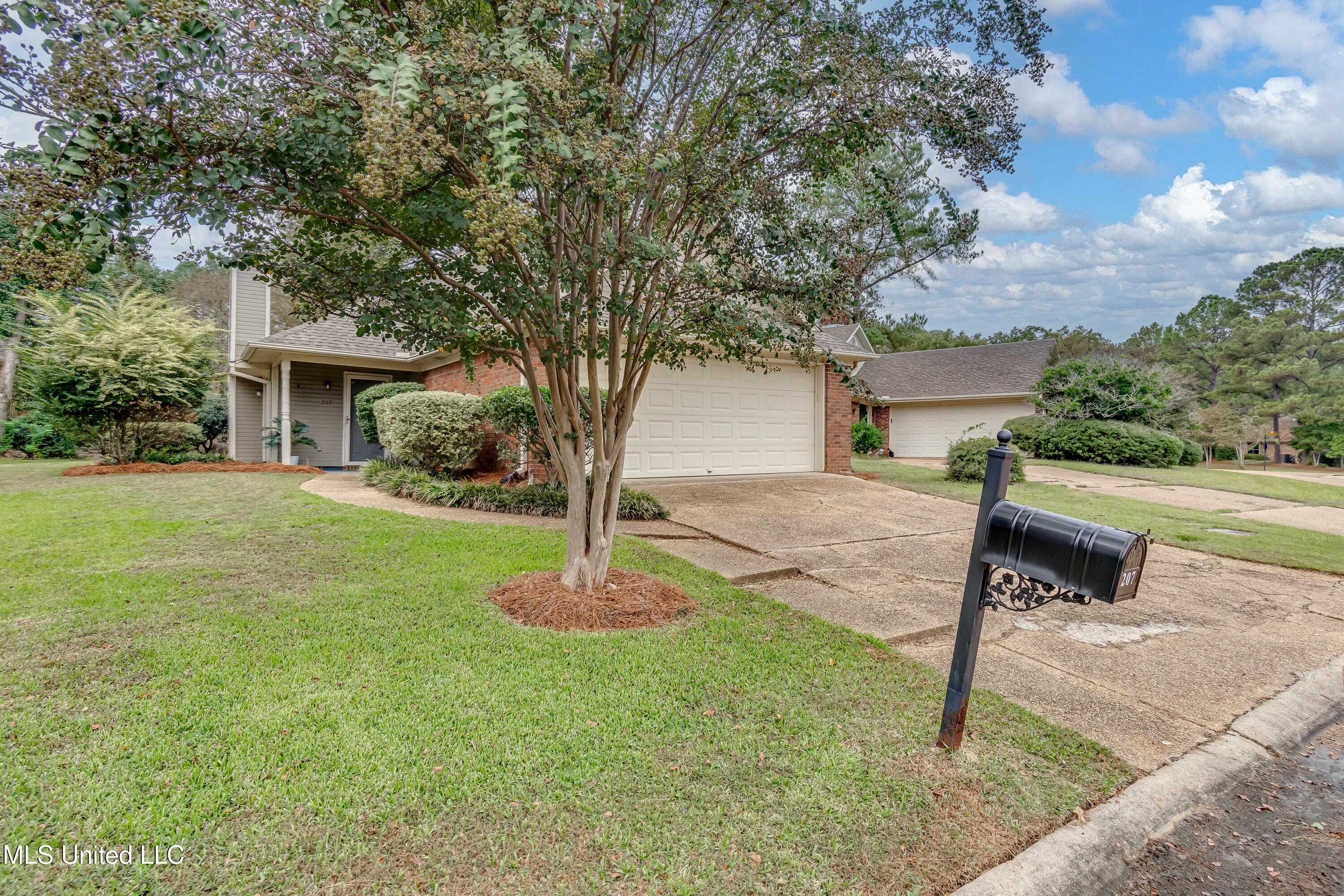 207 Sherlock Way Property Photo 39