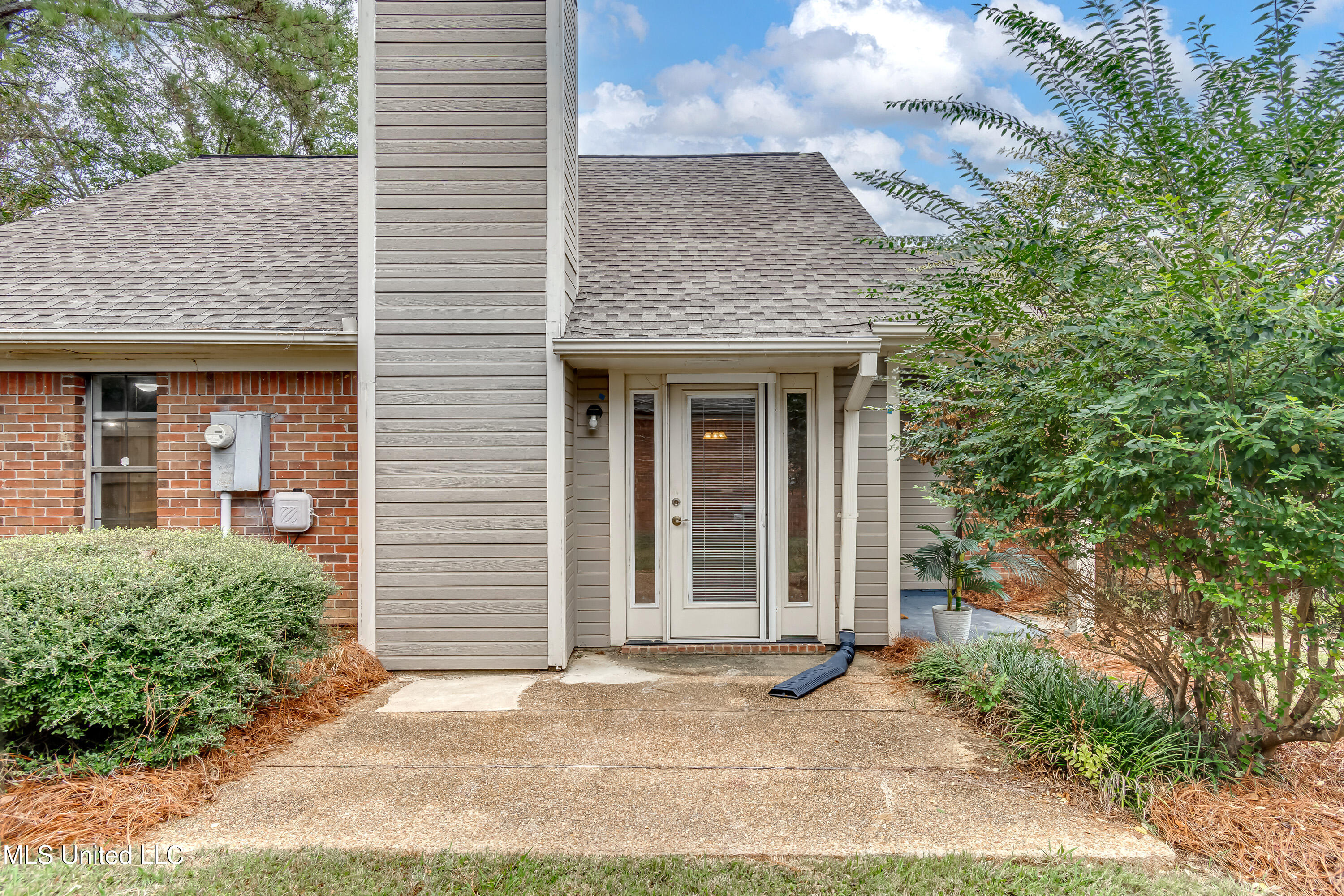 207 Sherlock Way Property Photo 40