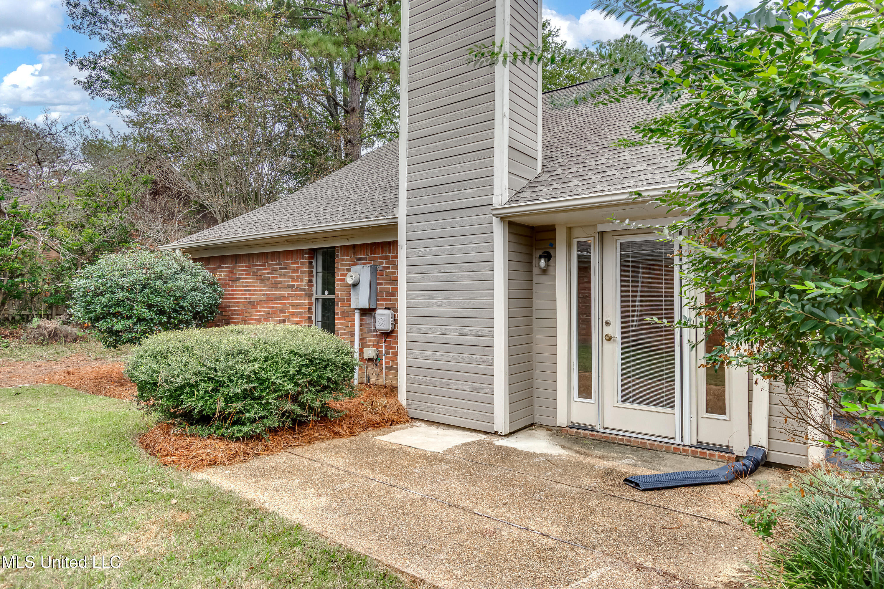 207 Sherlock Way Property Photo 41