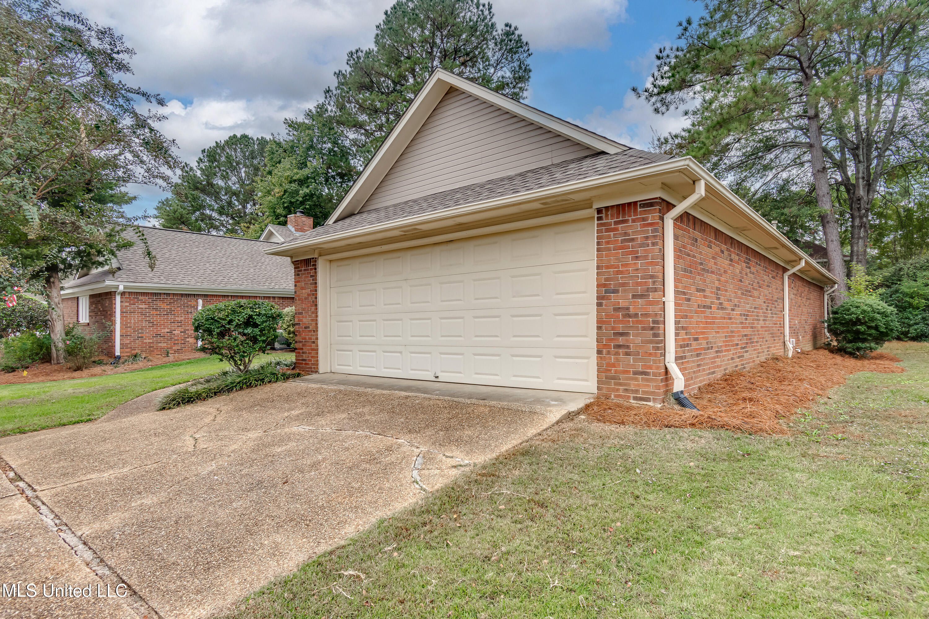 207 Sherlock Way Property Photo 44