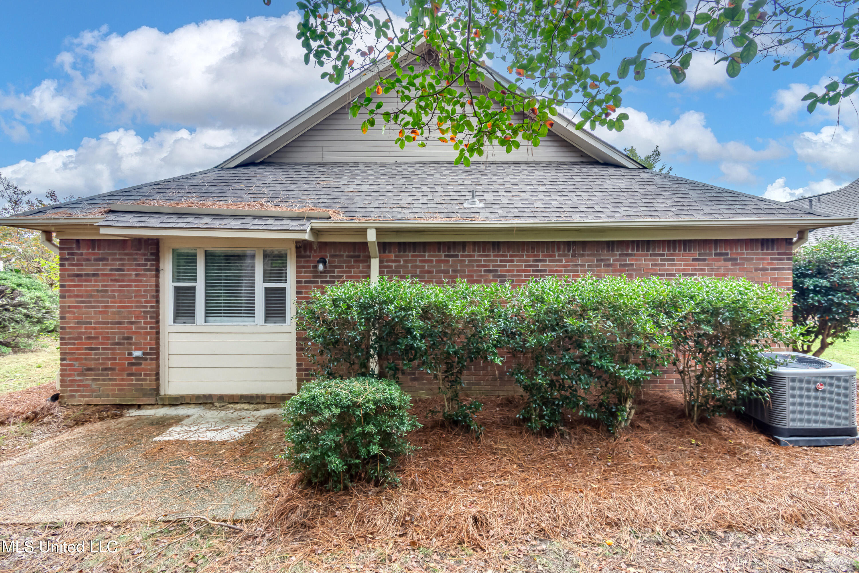 207 Sherlock Way Property Photo 46