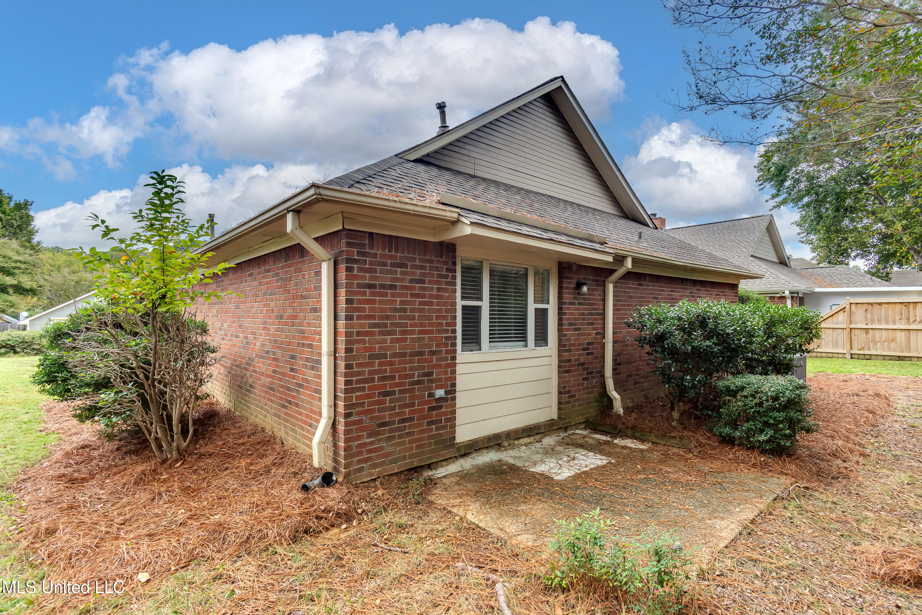 207 Sherlock Way Property Photo 47