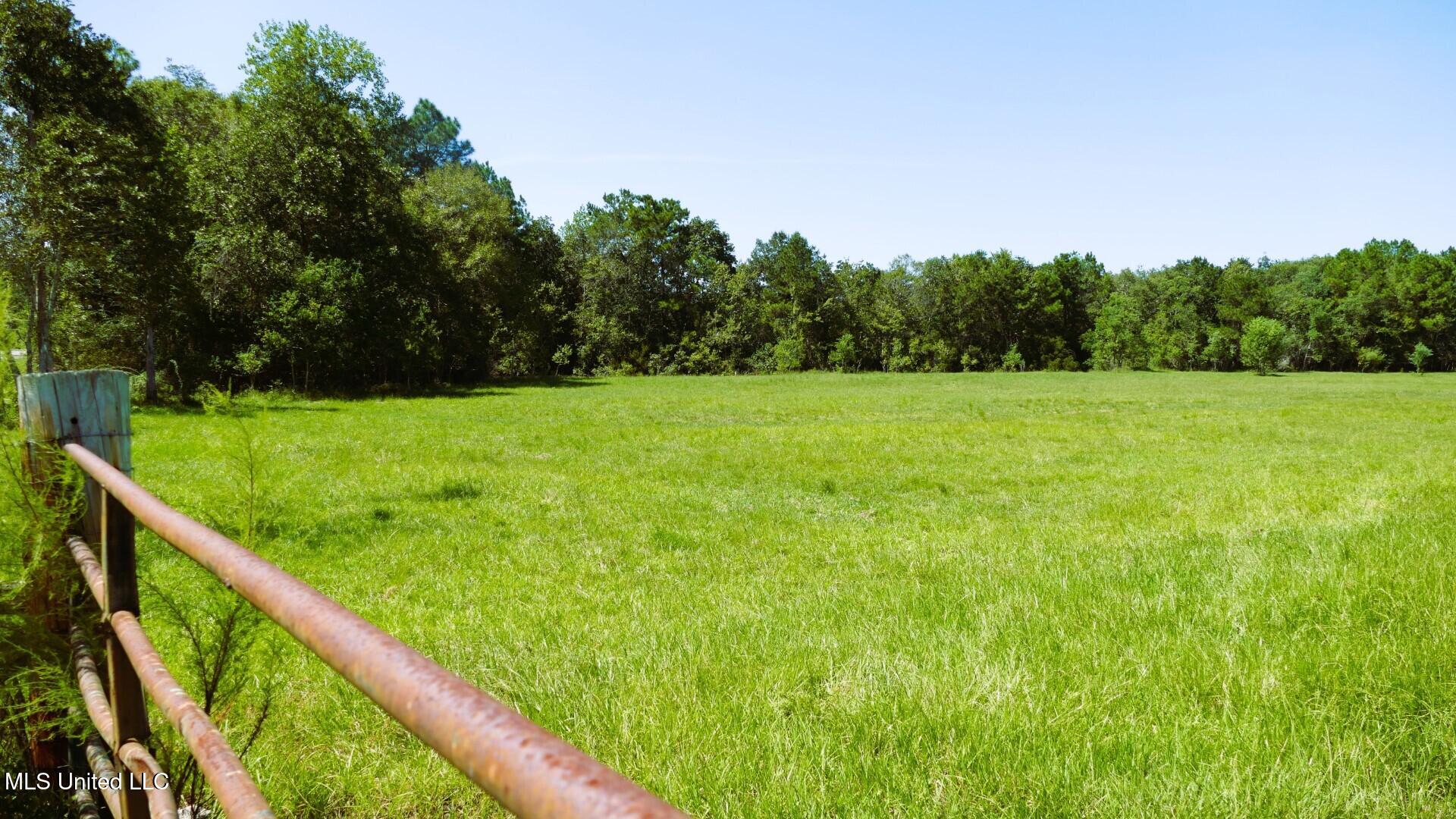 001 Humphrey Road Property Photo 8