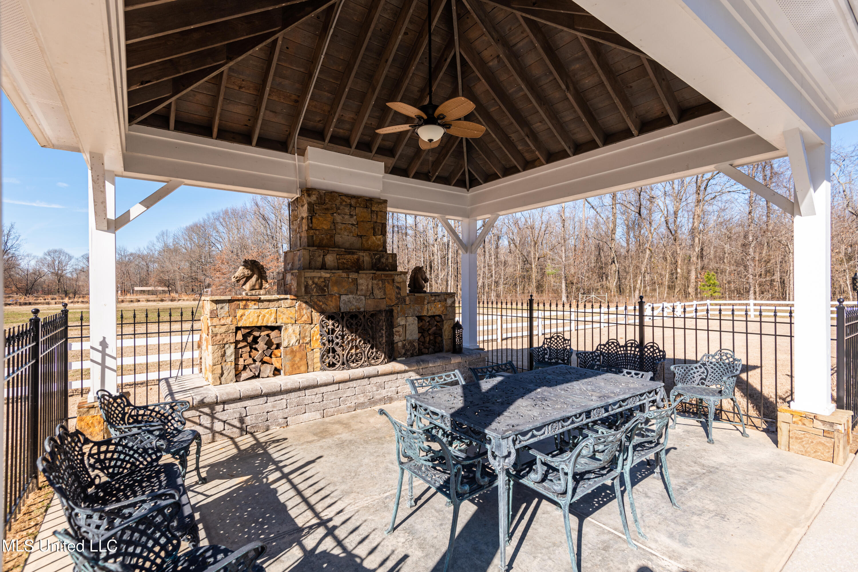 4161 Misty Oaks Lane Property Photo 26