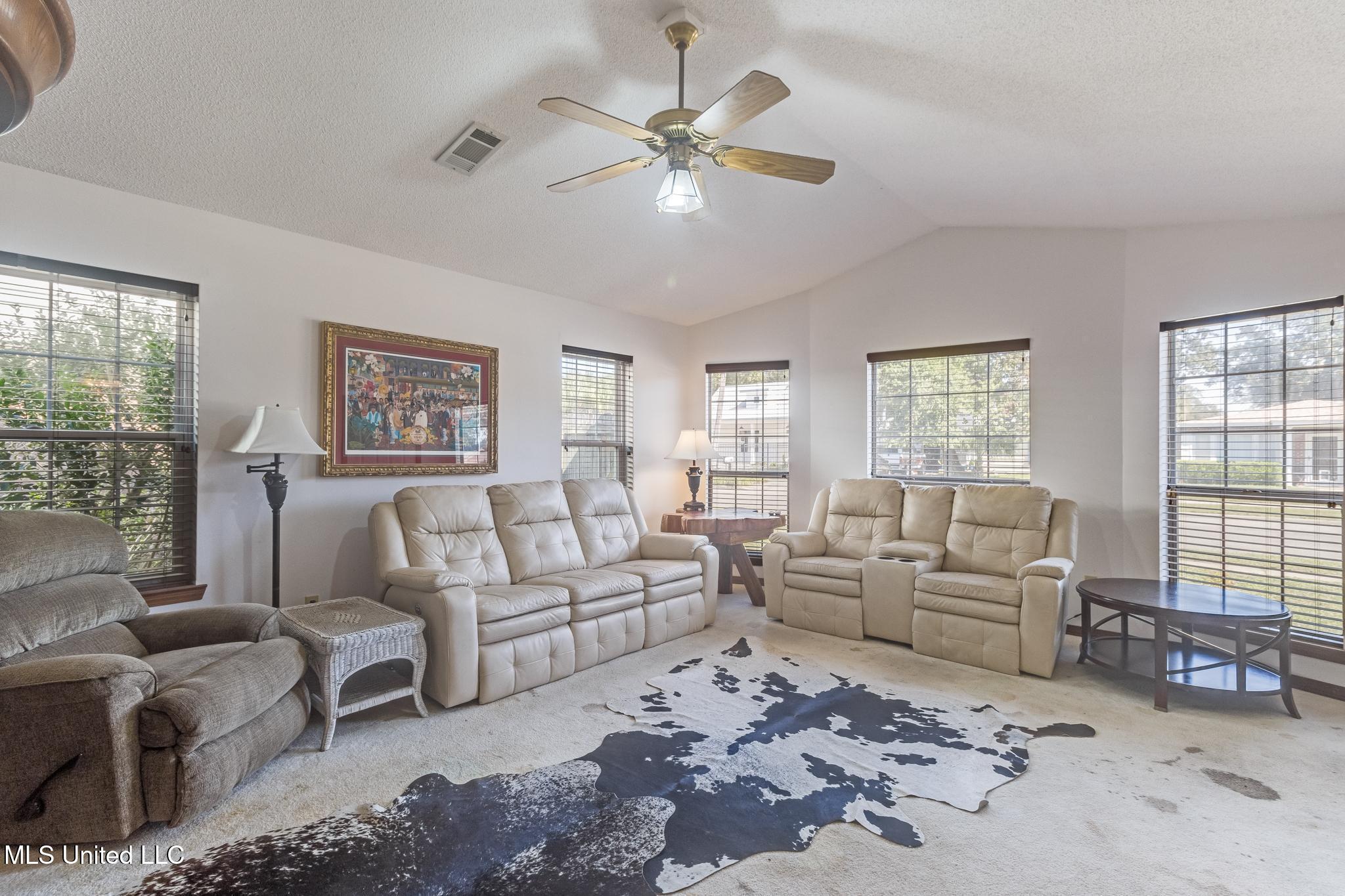 173 Pine Grove Avenue Property Photo 3