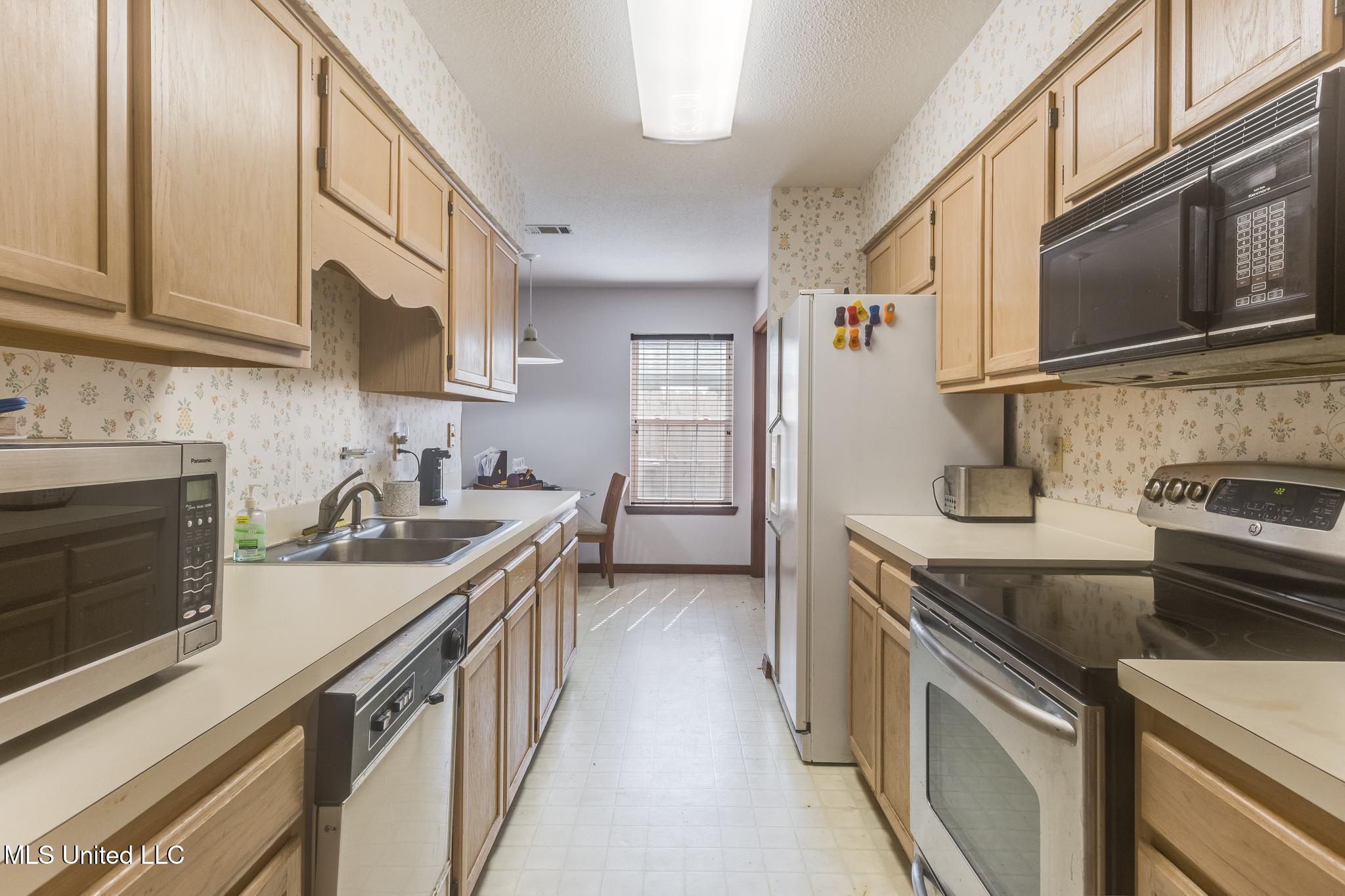 173 Pine Grove Avenue Property Photo 6