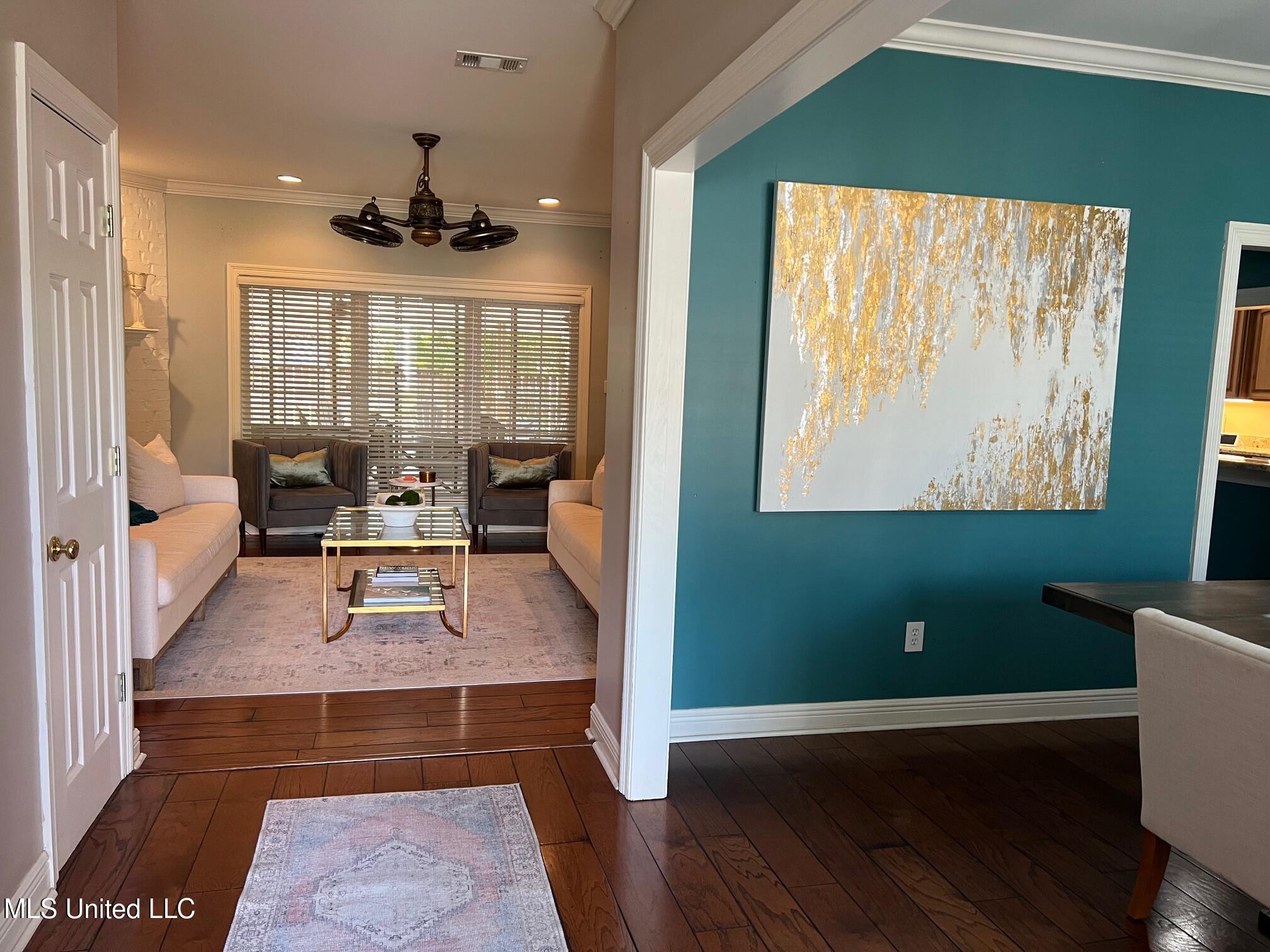 11645 Stanton Circle Property Photo 3