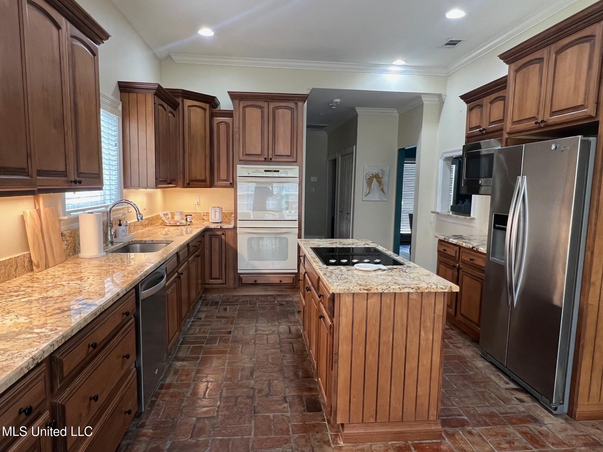 11645 Stanton Circle Property Photo 8