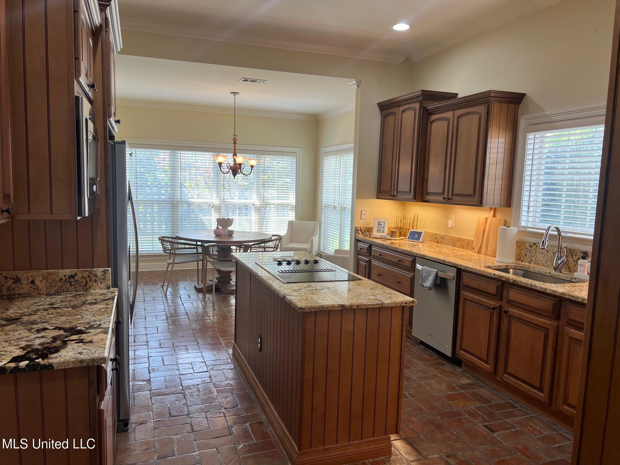 11645 Stanton Circle Property Photo 9