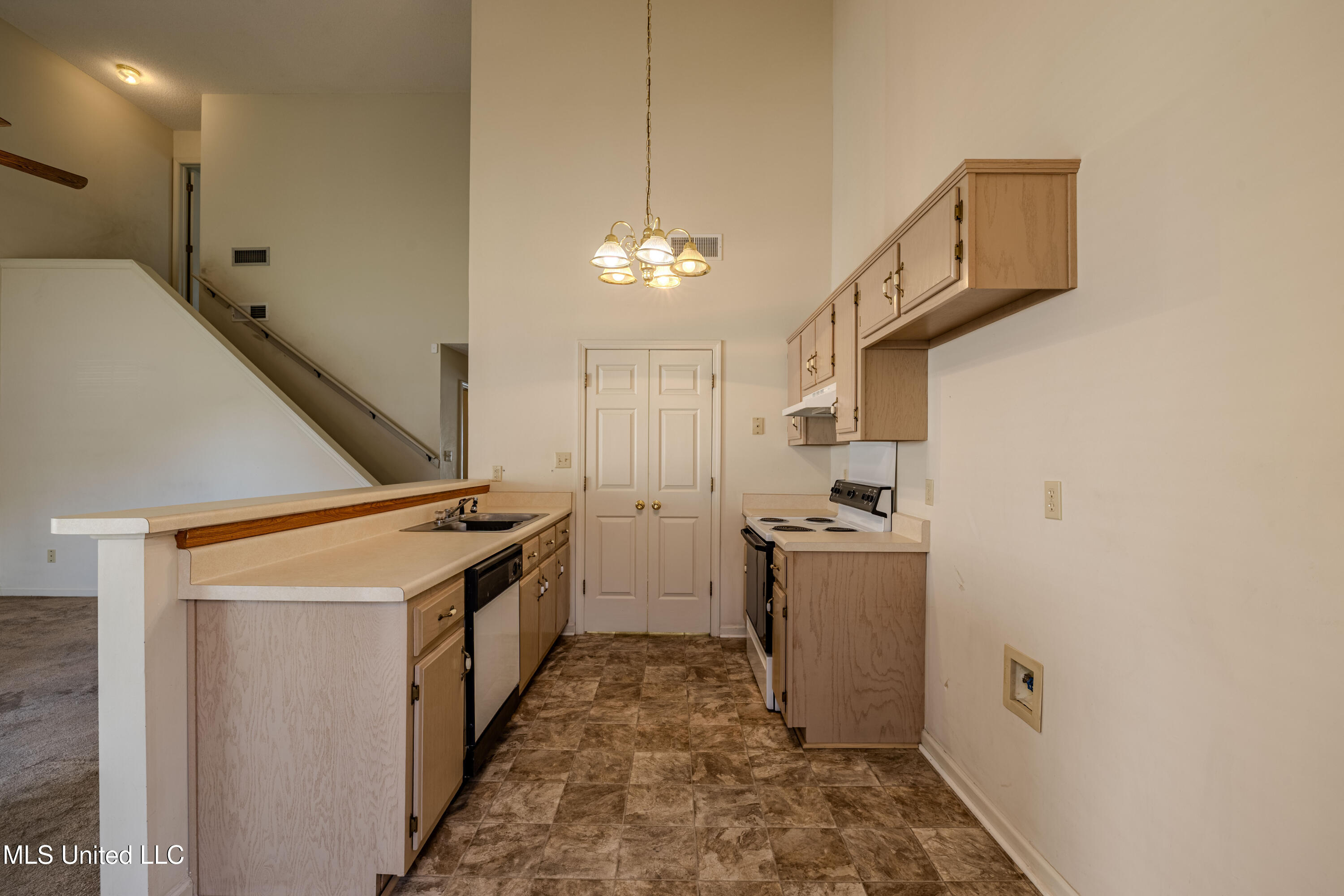 3350 W Tulane Road Property Photo 6