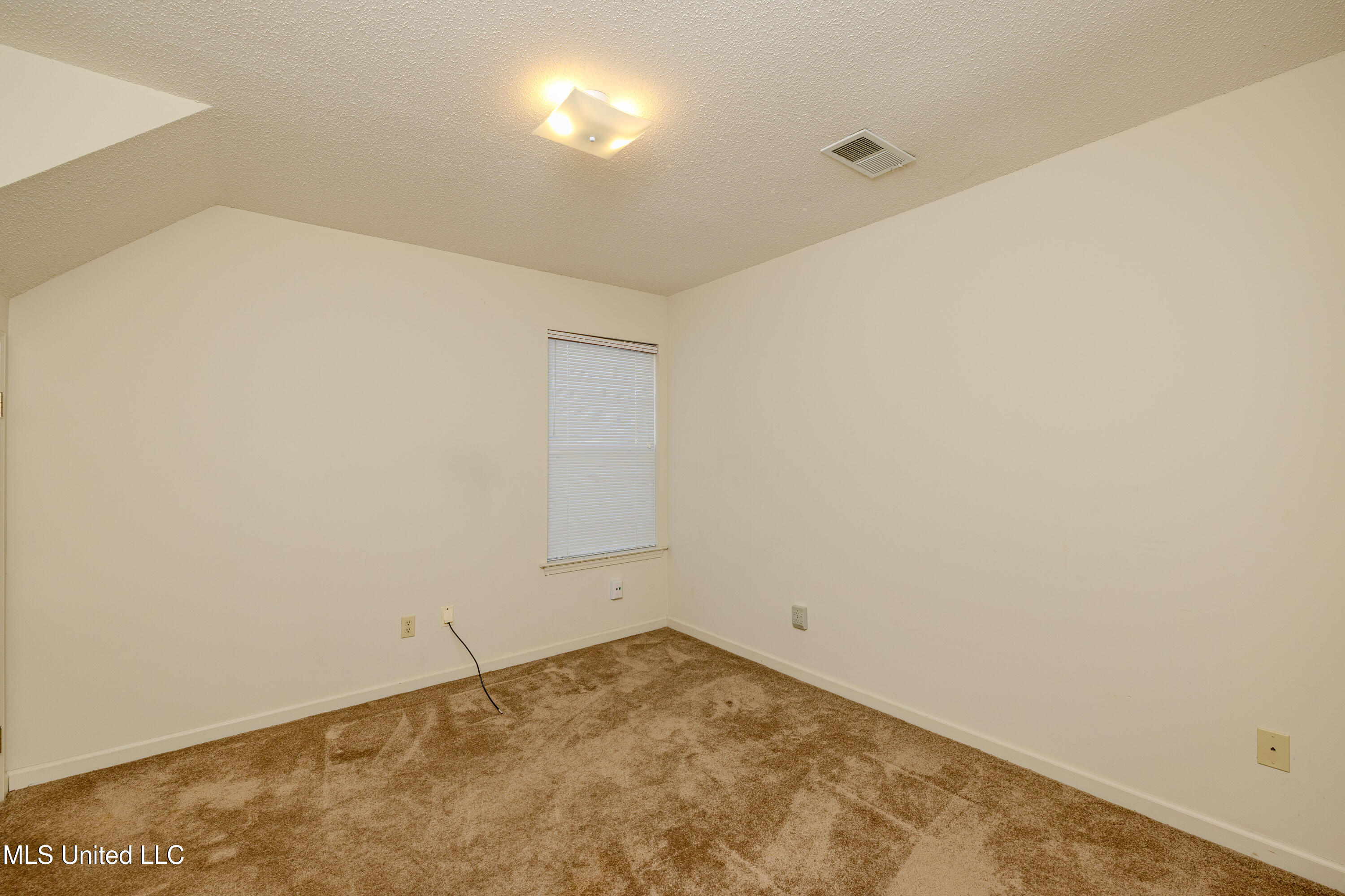 3350 W Tulane Road Property Photo 9