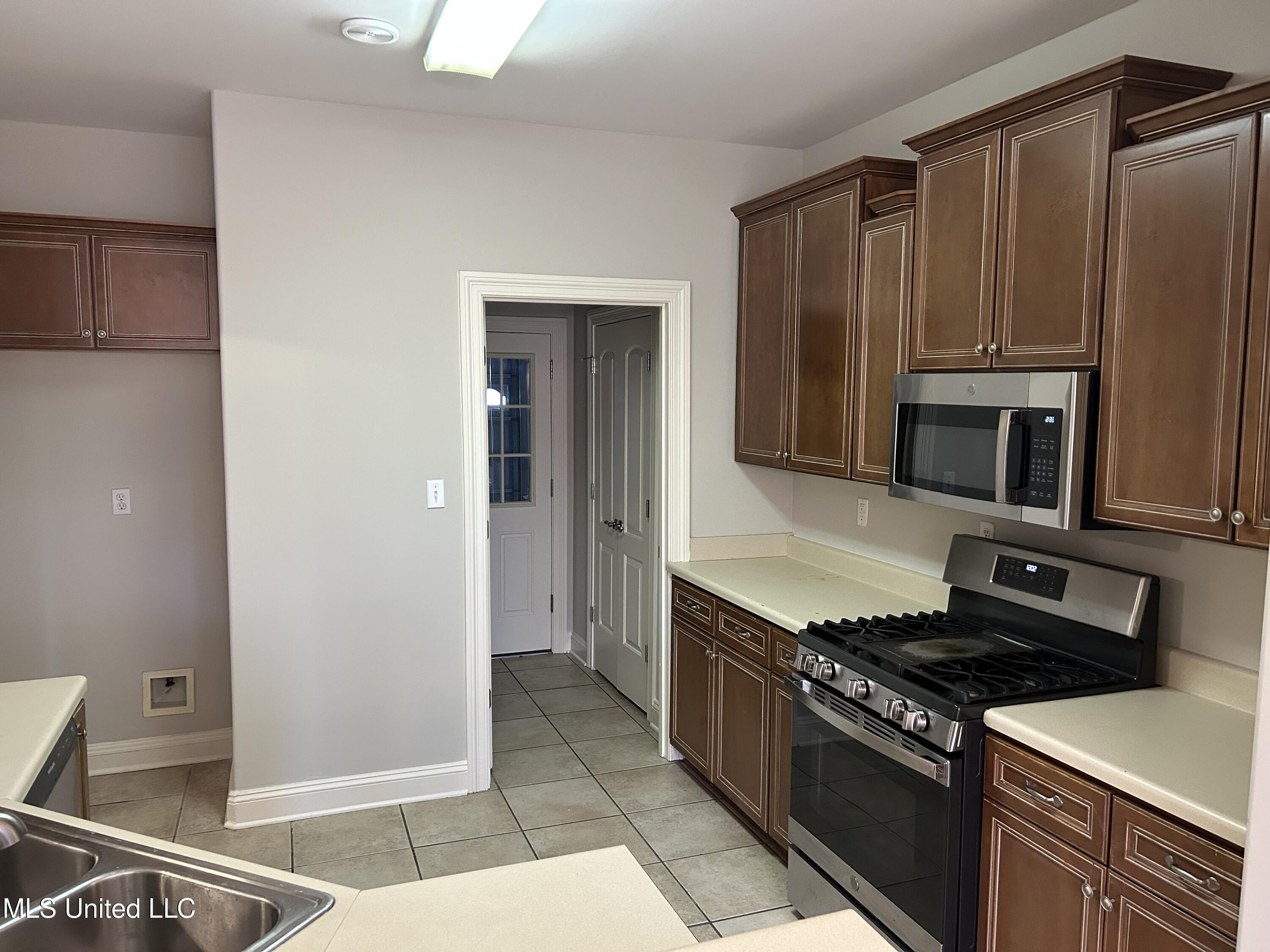 3069 Roseleigh Drive Property Photo 2