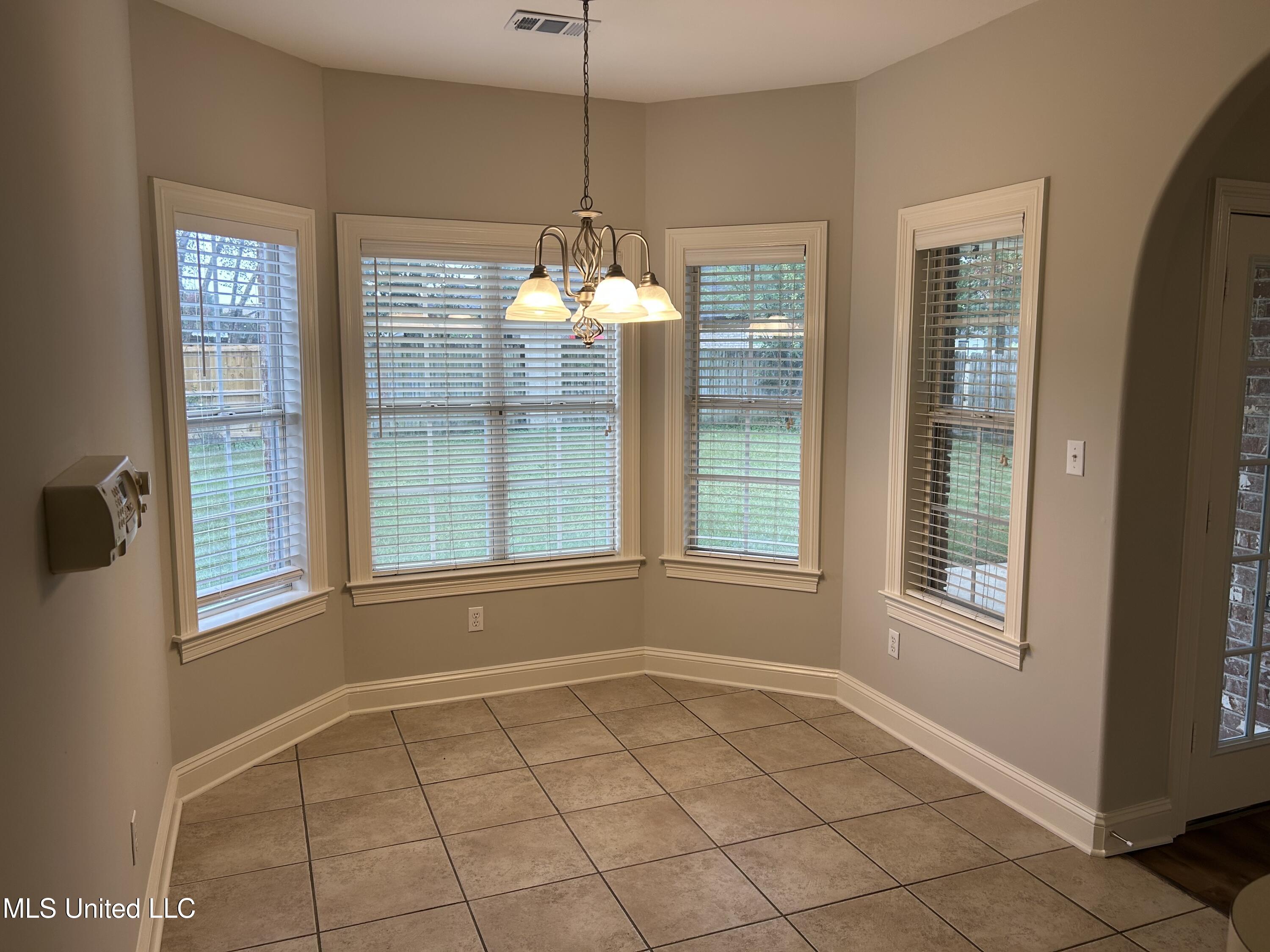 3069 Roseleigh Drive Property Photo 4