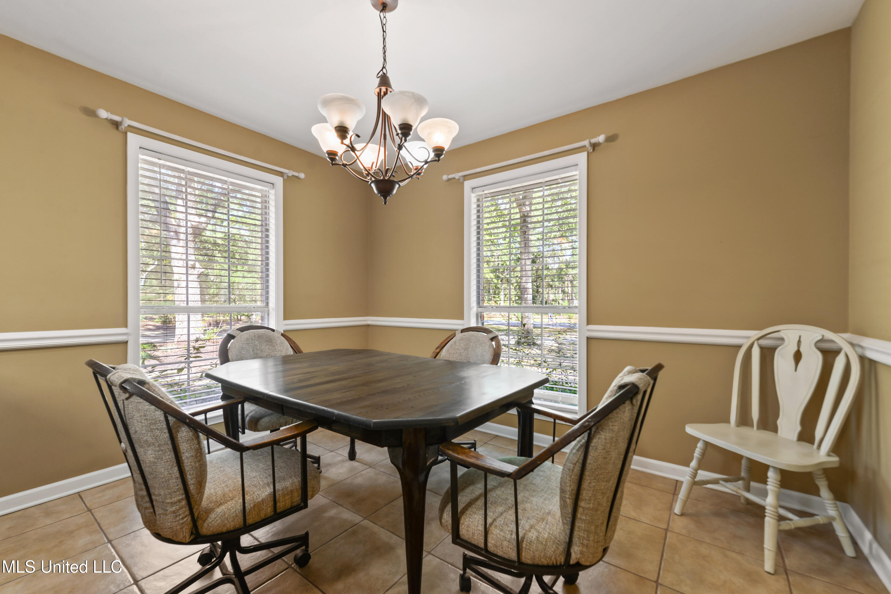 2724 Robert Hiram Drive Property Photo 3