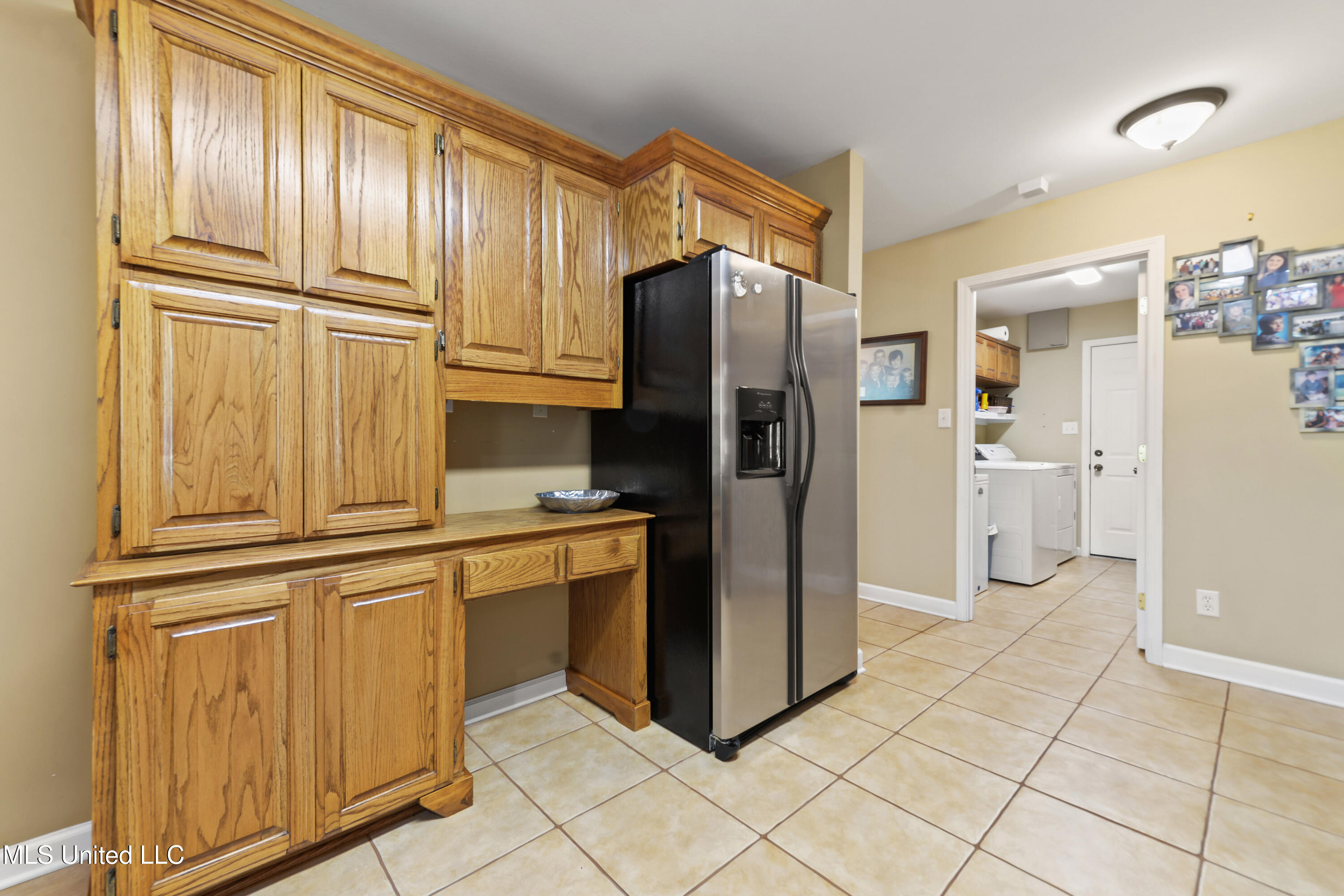 2724 Robert Hiram Drive Property Photo 5