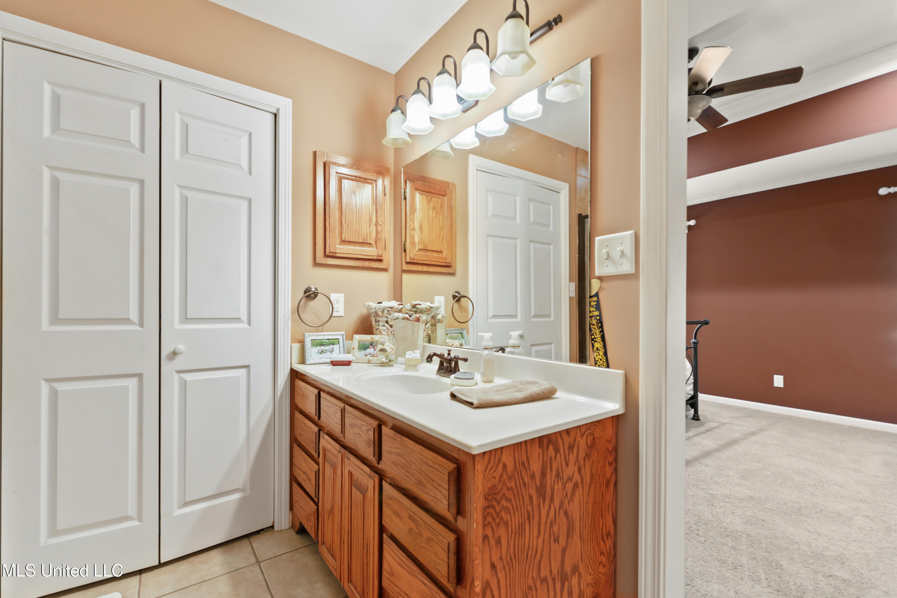 2724 Robert Hiram Drive Property Photo 16