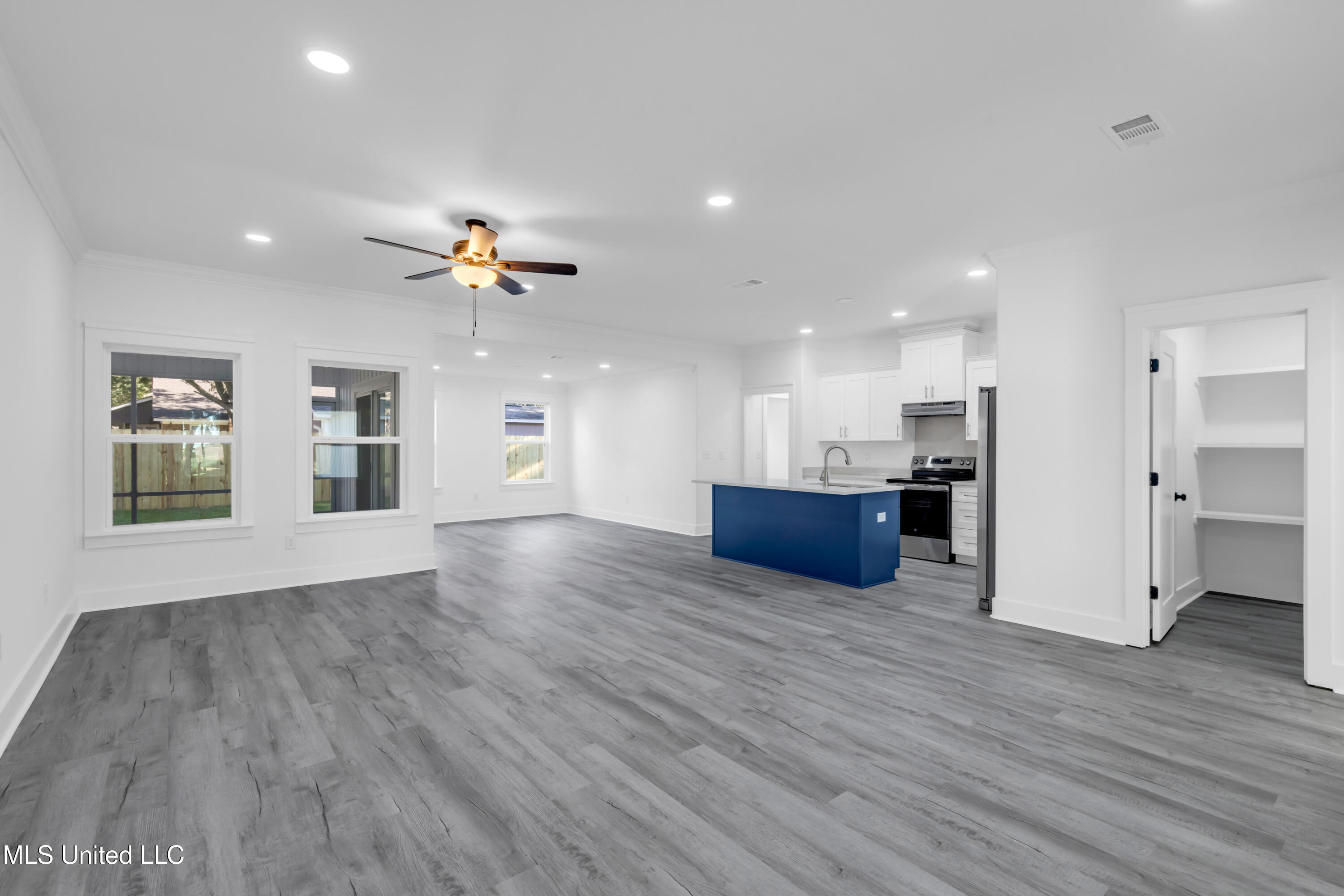 609 Tantallon Drive Property Photo 6