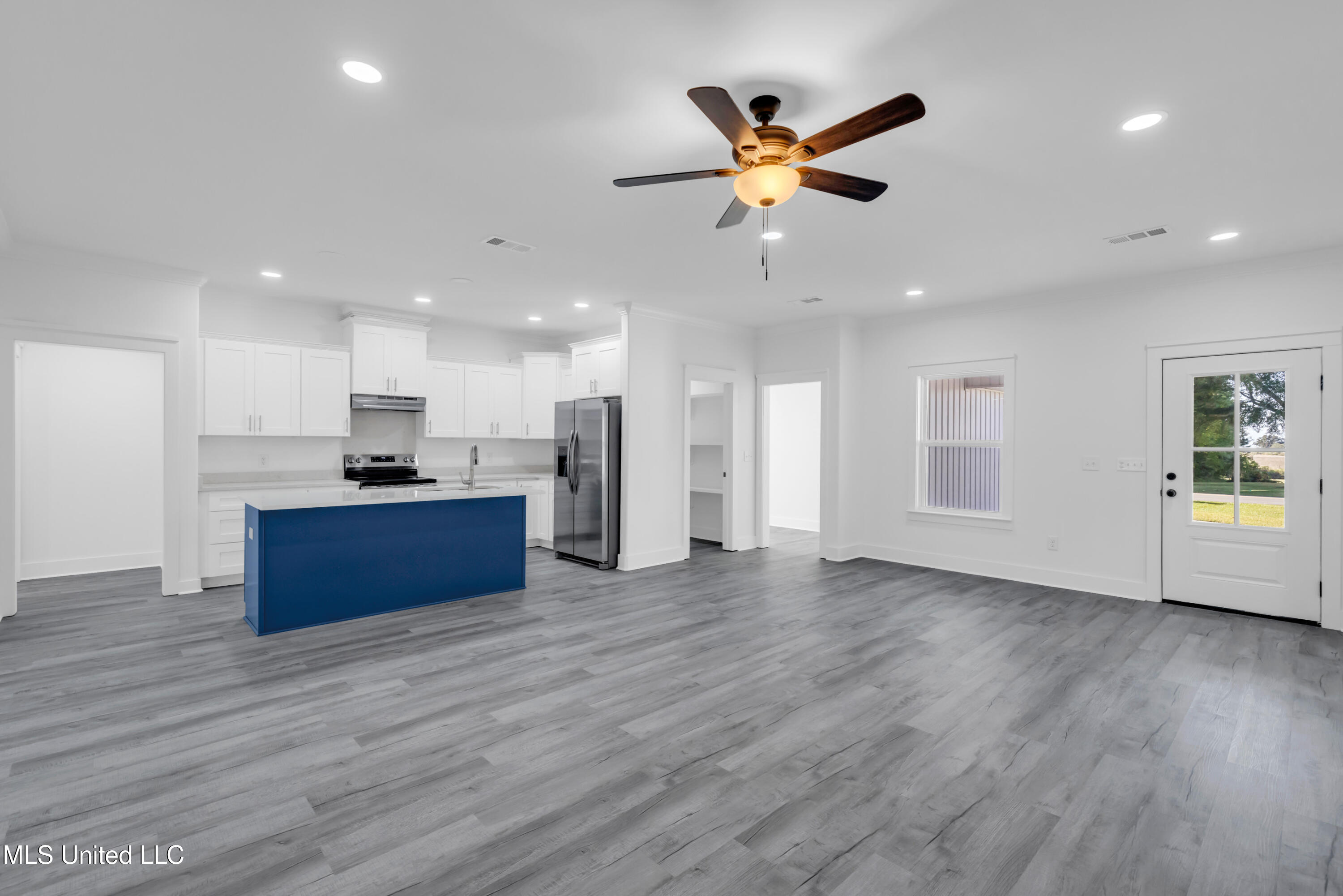 609 Tantallon Drive Property Photo 7