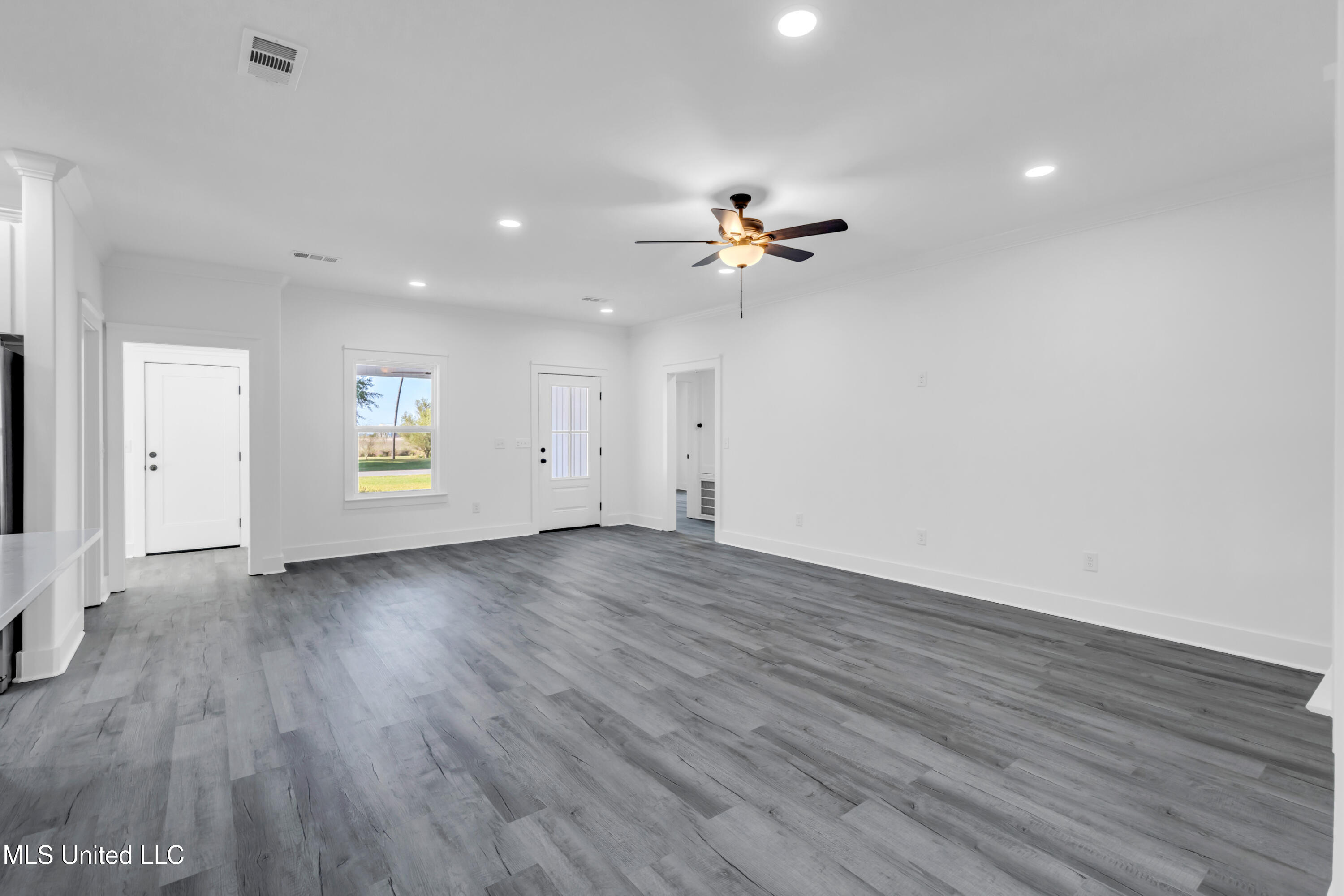 609 Tantallon Drive Property Photo 8