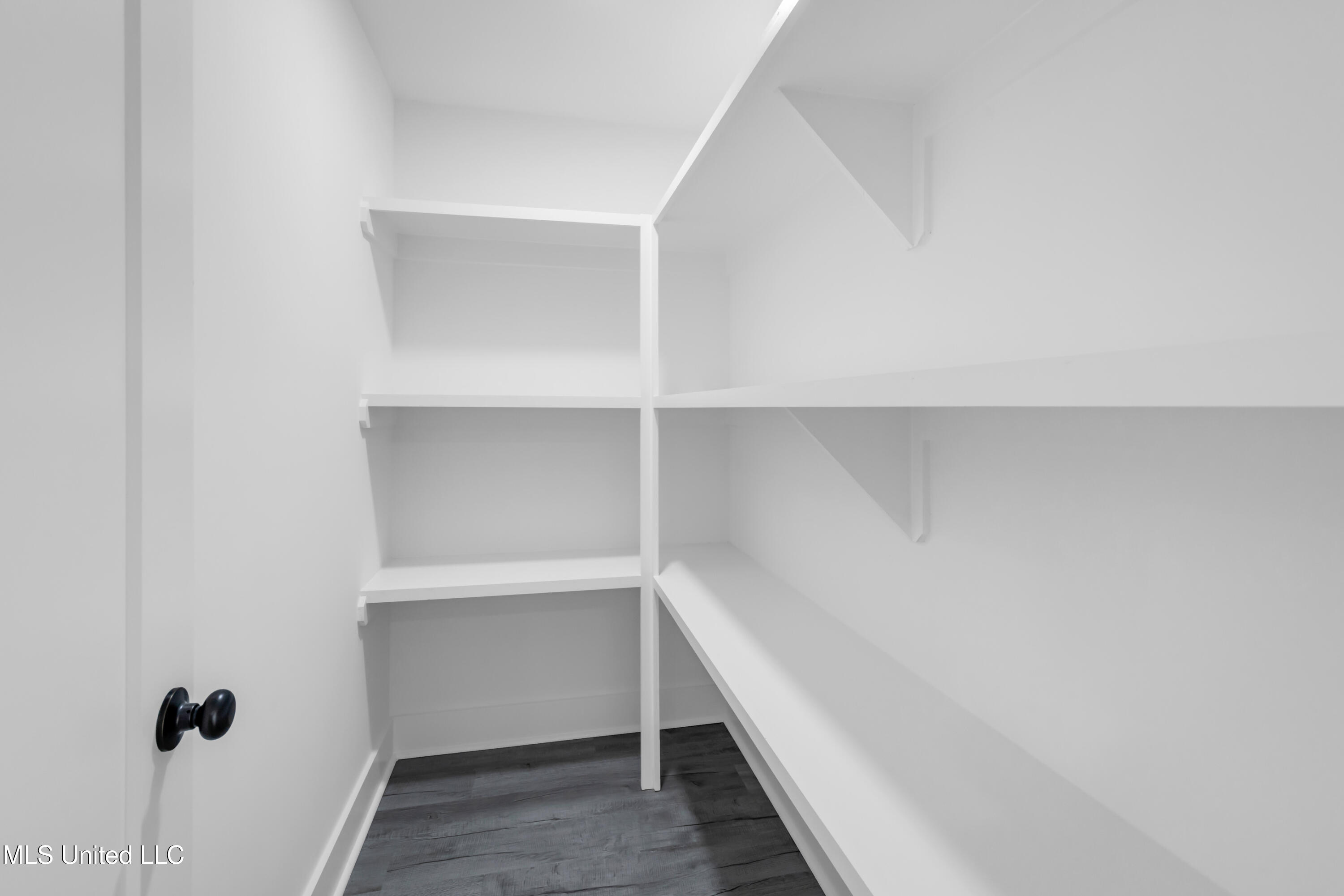 609 Tantallon Drive Property Photo 15