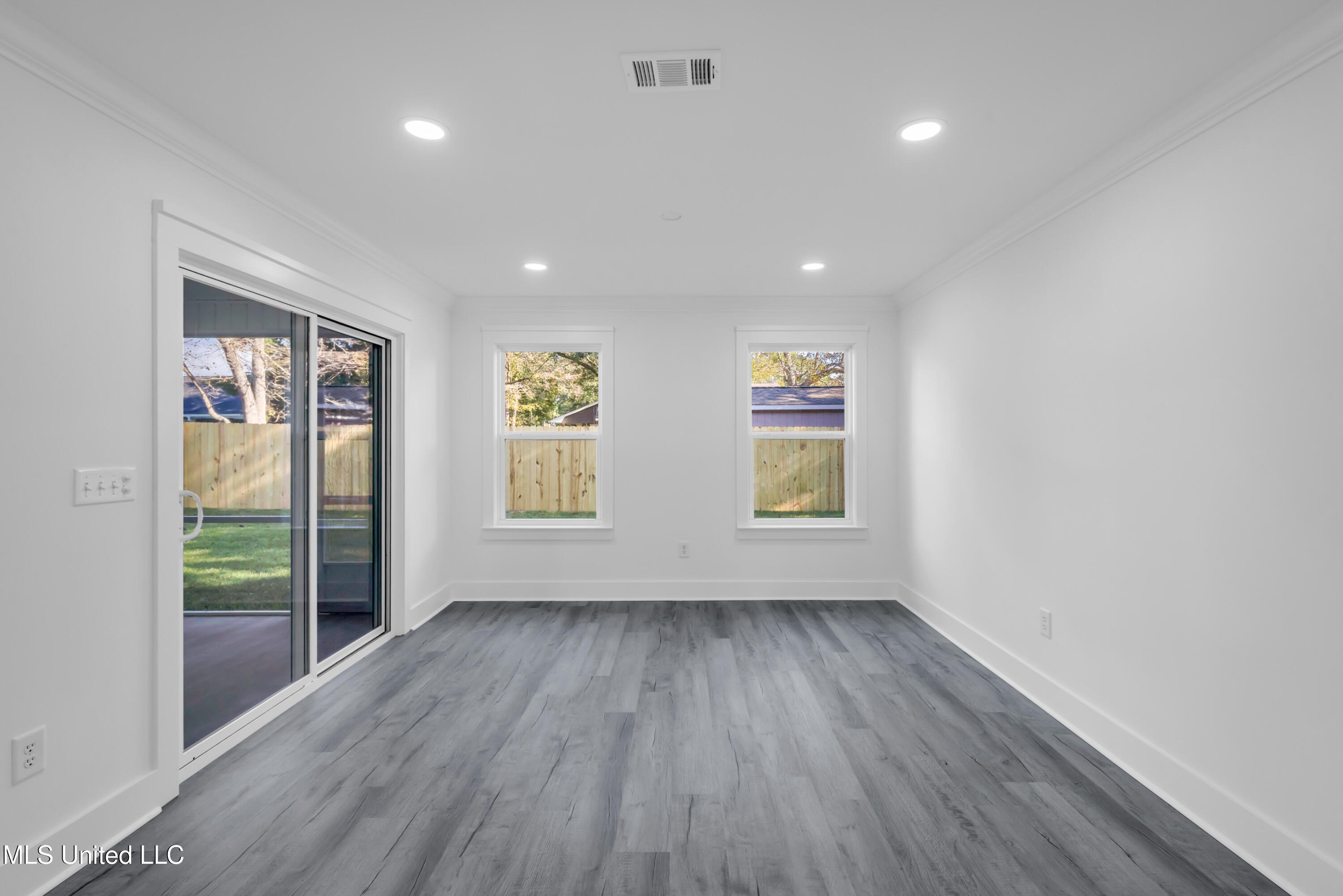 609 Tantallon Drive Property Photo 16