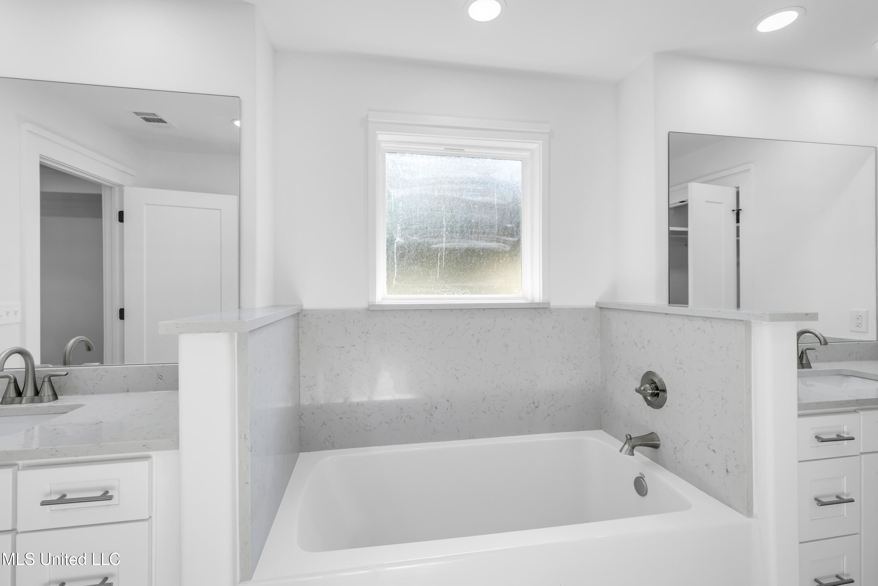 609 Tantallon Drive Property Photo 21