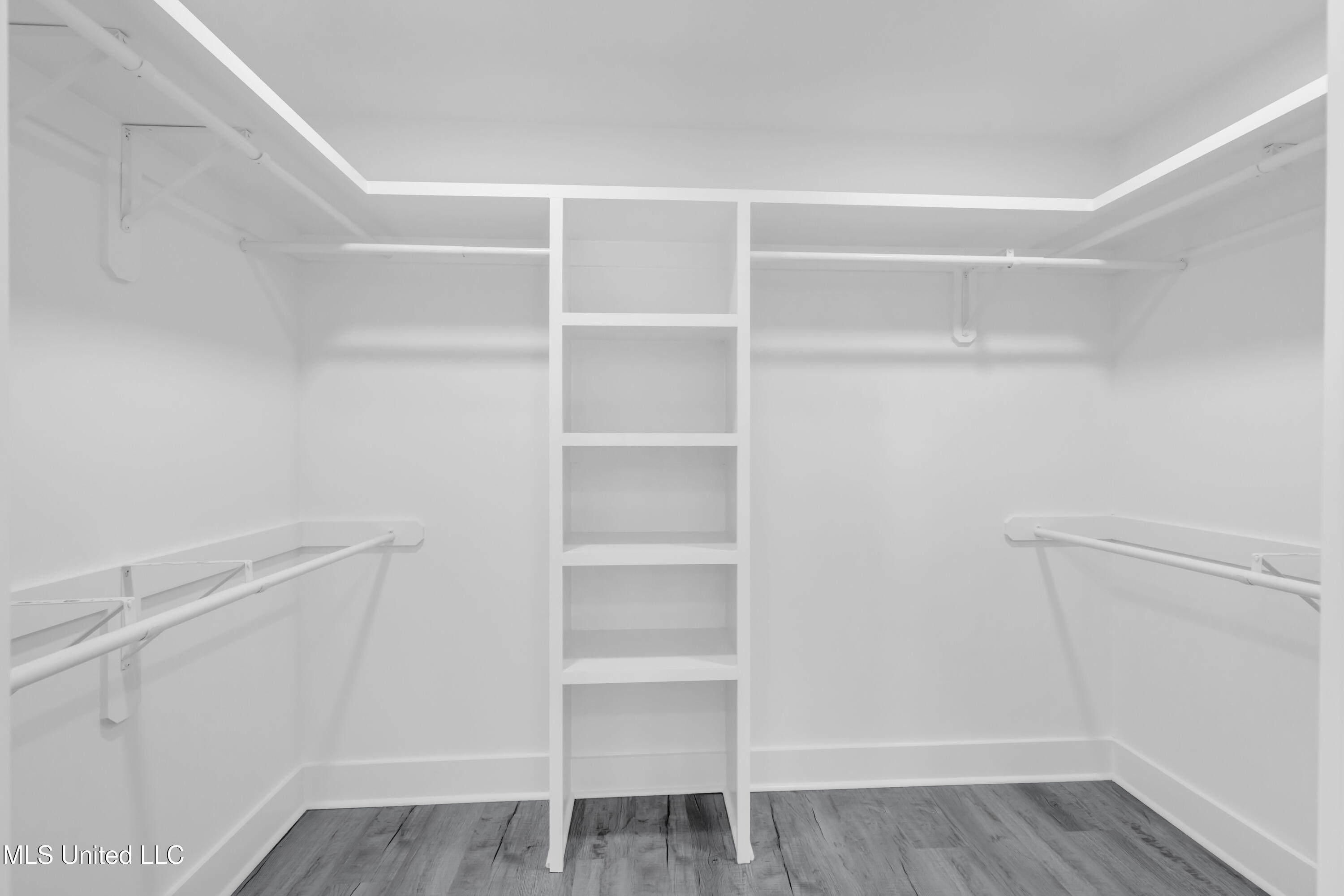 609 Tantallon Drive Property Photo 23