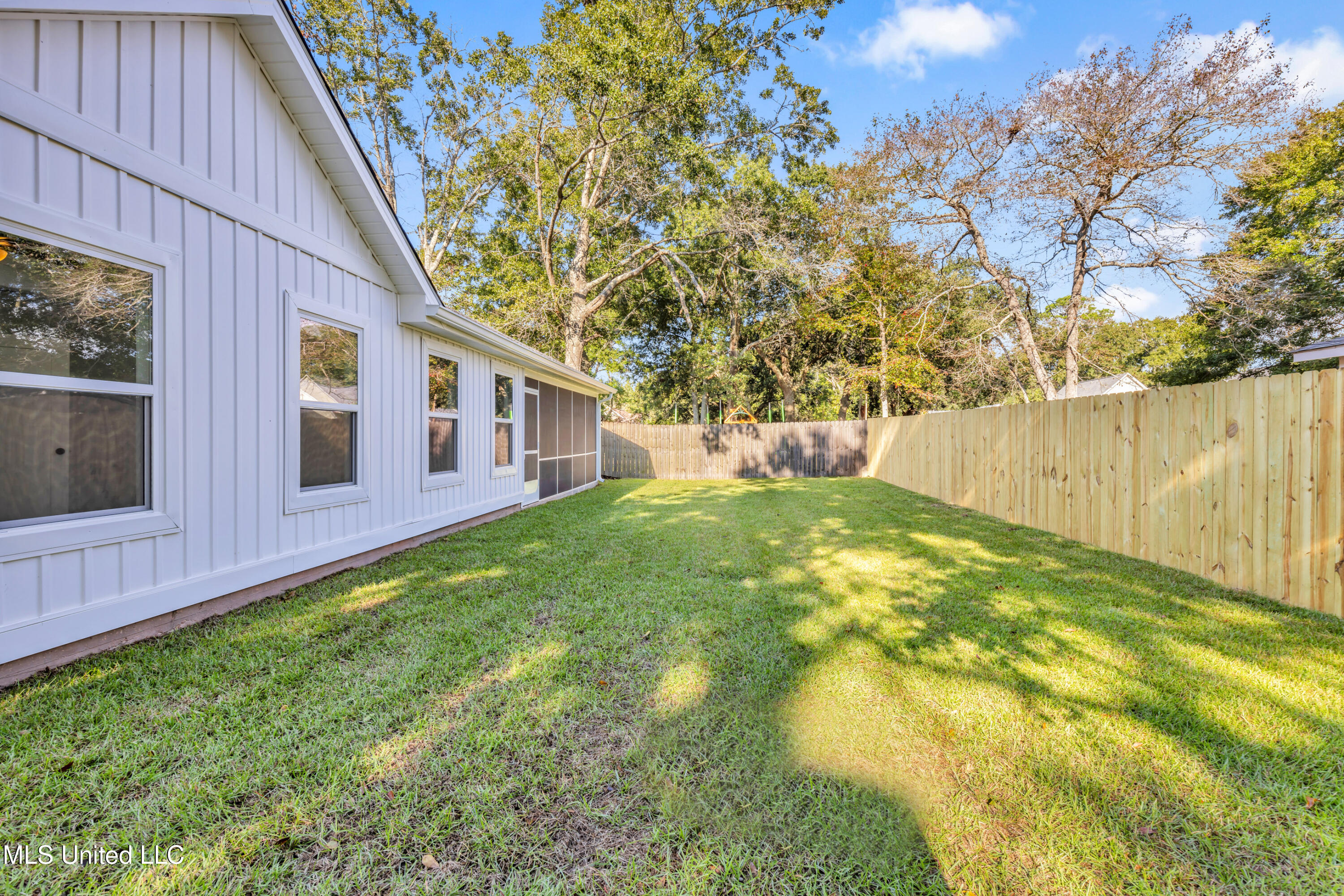 609 Tantallon Drive Property Photo 32