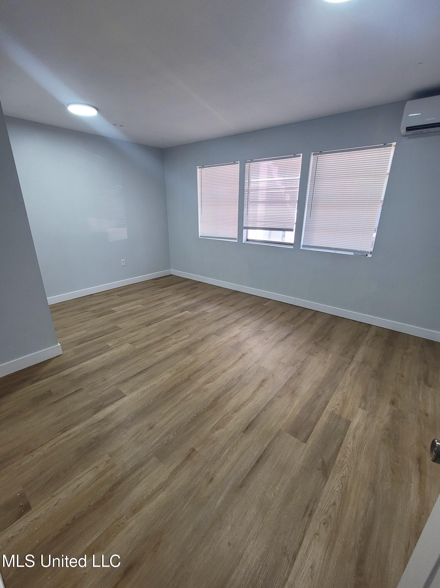511 32nd Street Property Photo 4