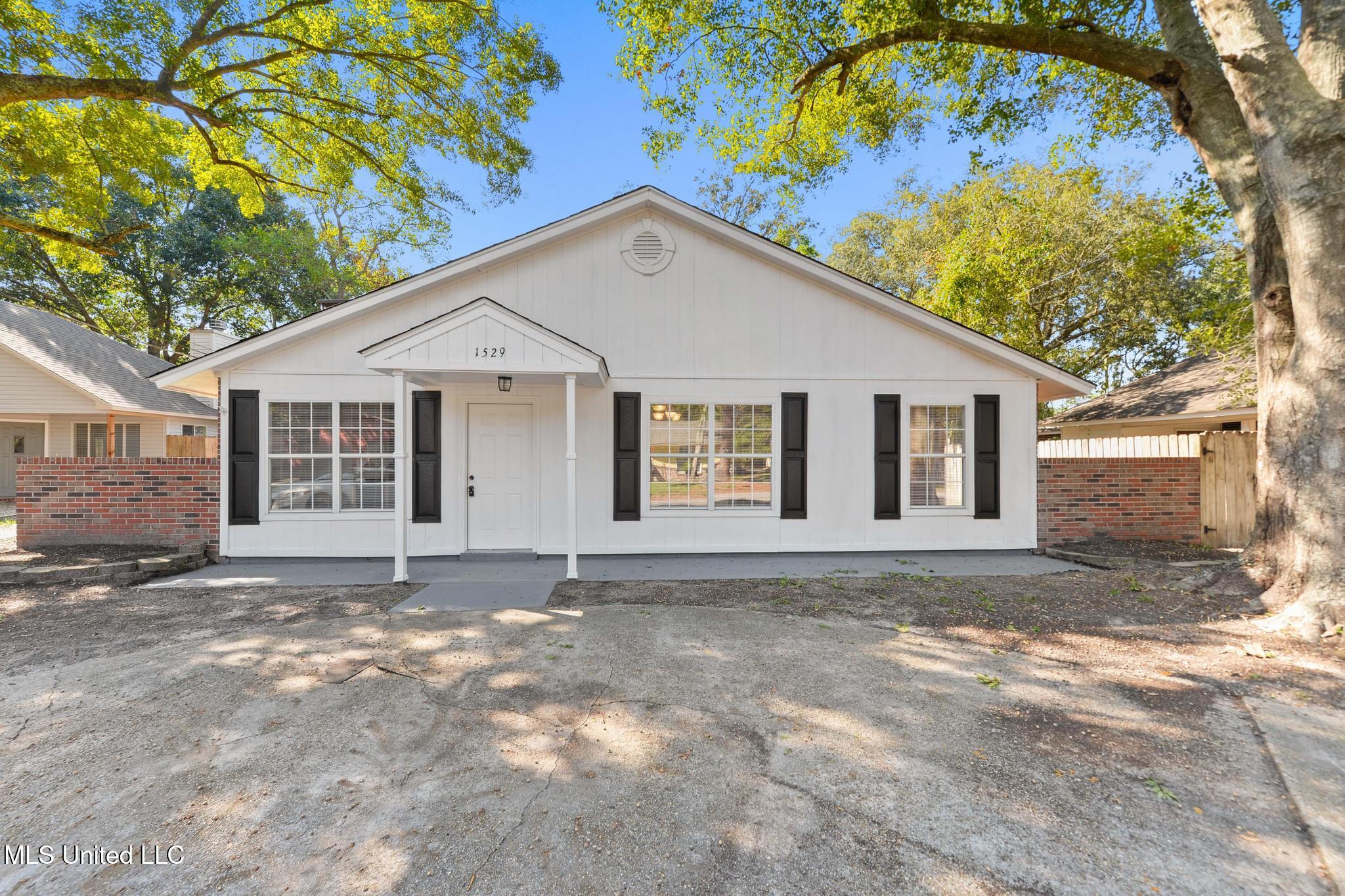 1529 S 10th Street Property Photo 1