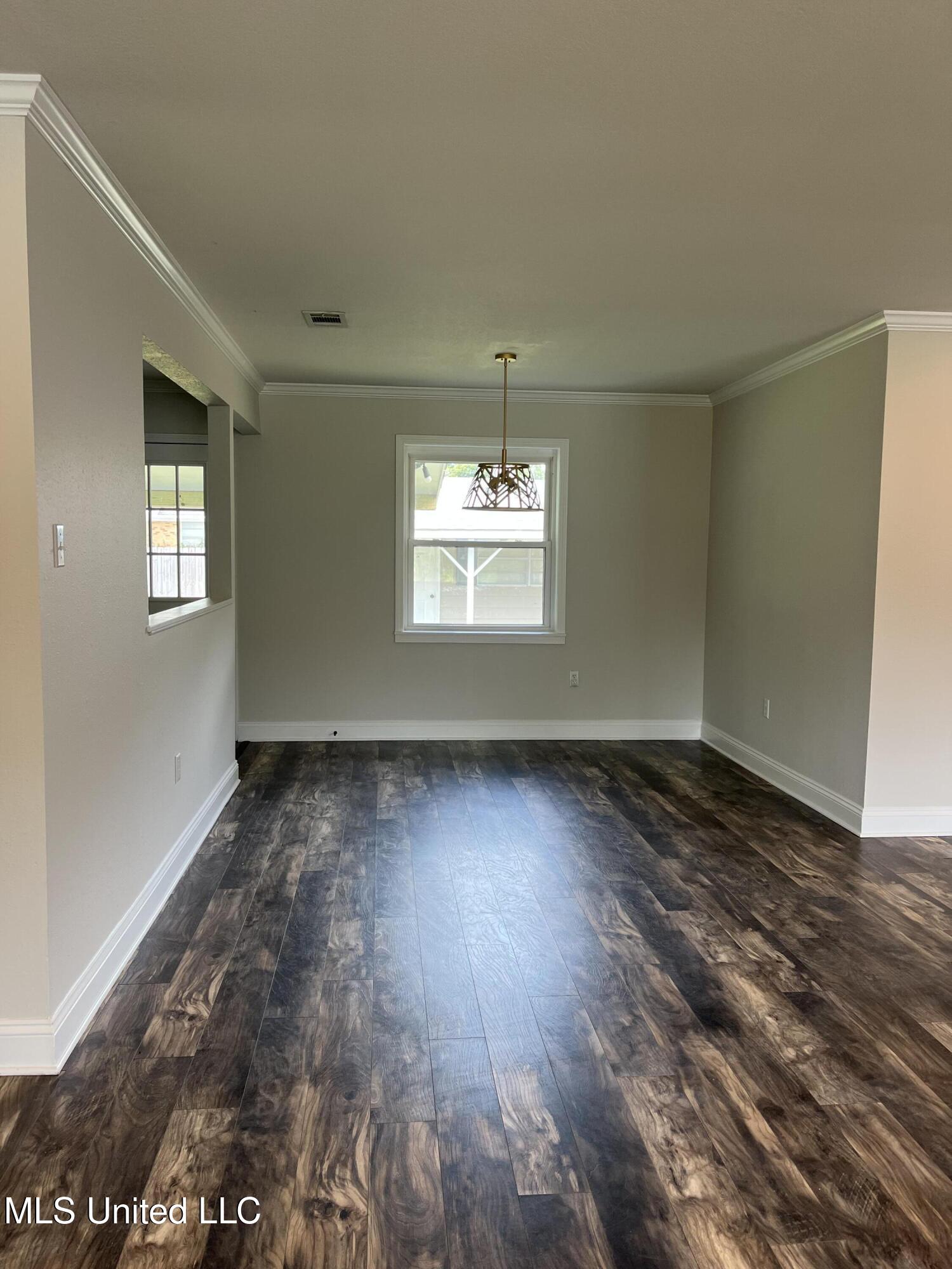 2217 Taylor Boulevard Property Photo 5