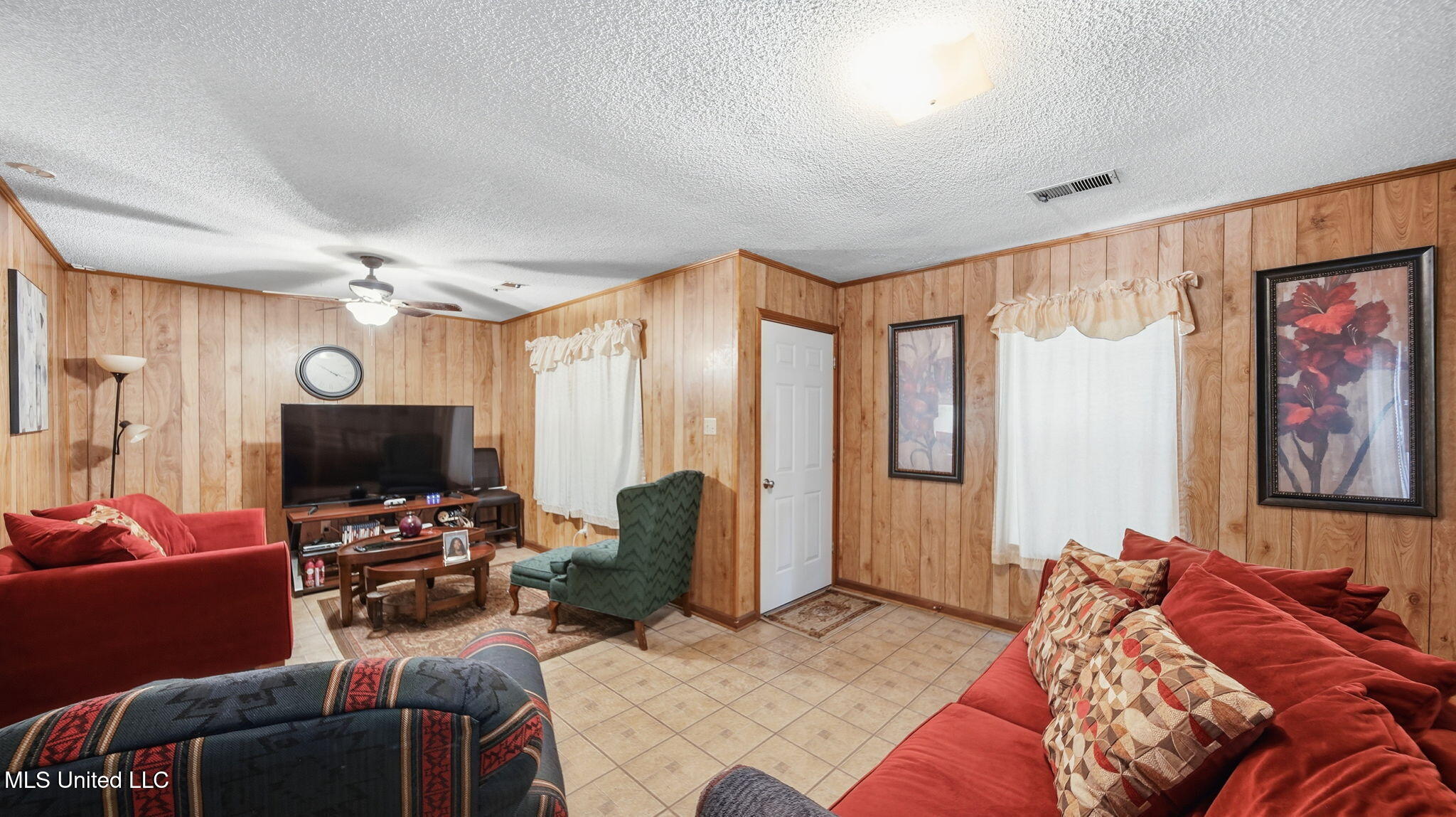 1174 Coldwater Street Property Photo 5