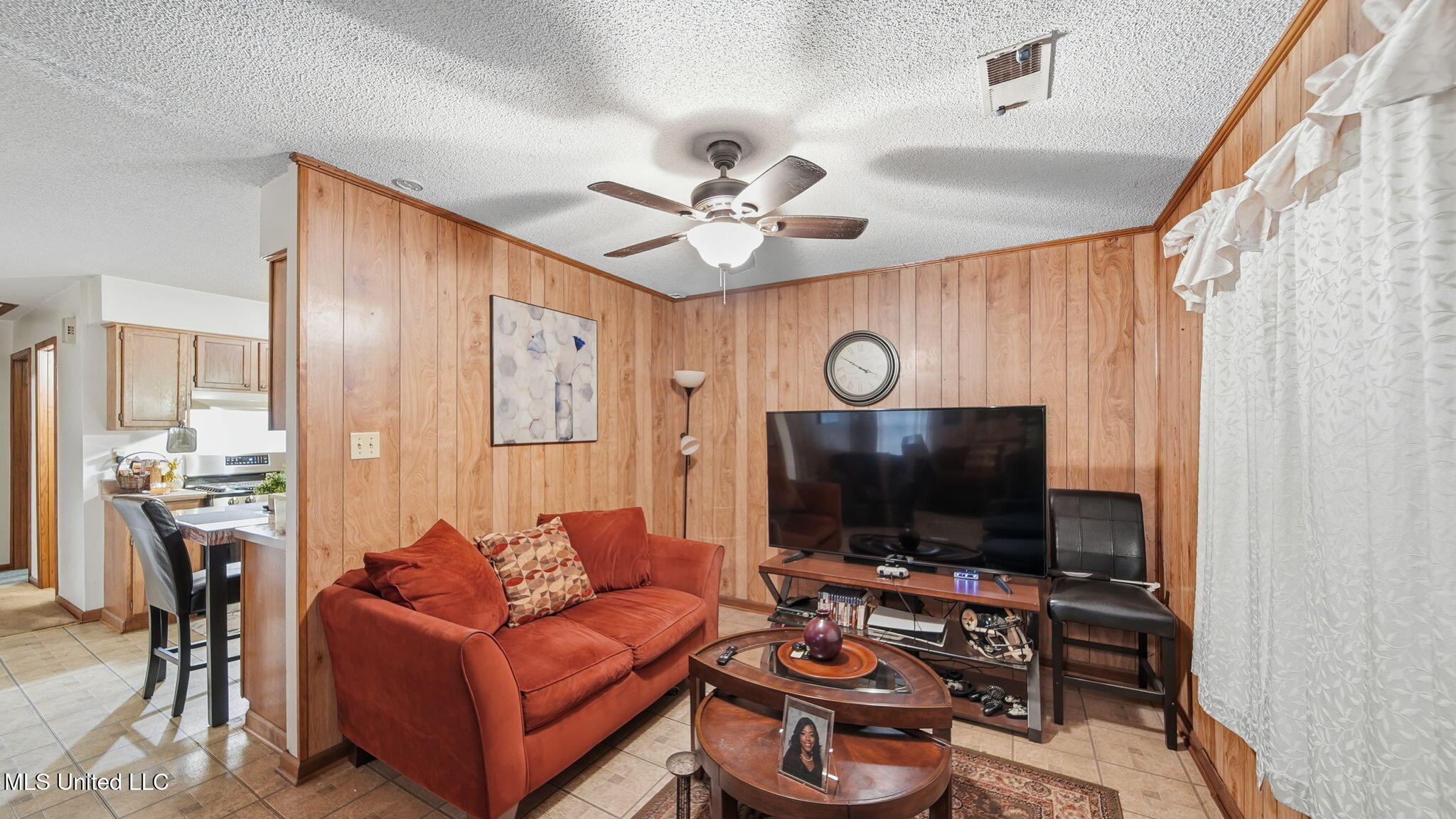 1174 Coldwater Street Property Photo 8