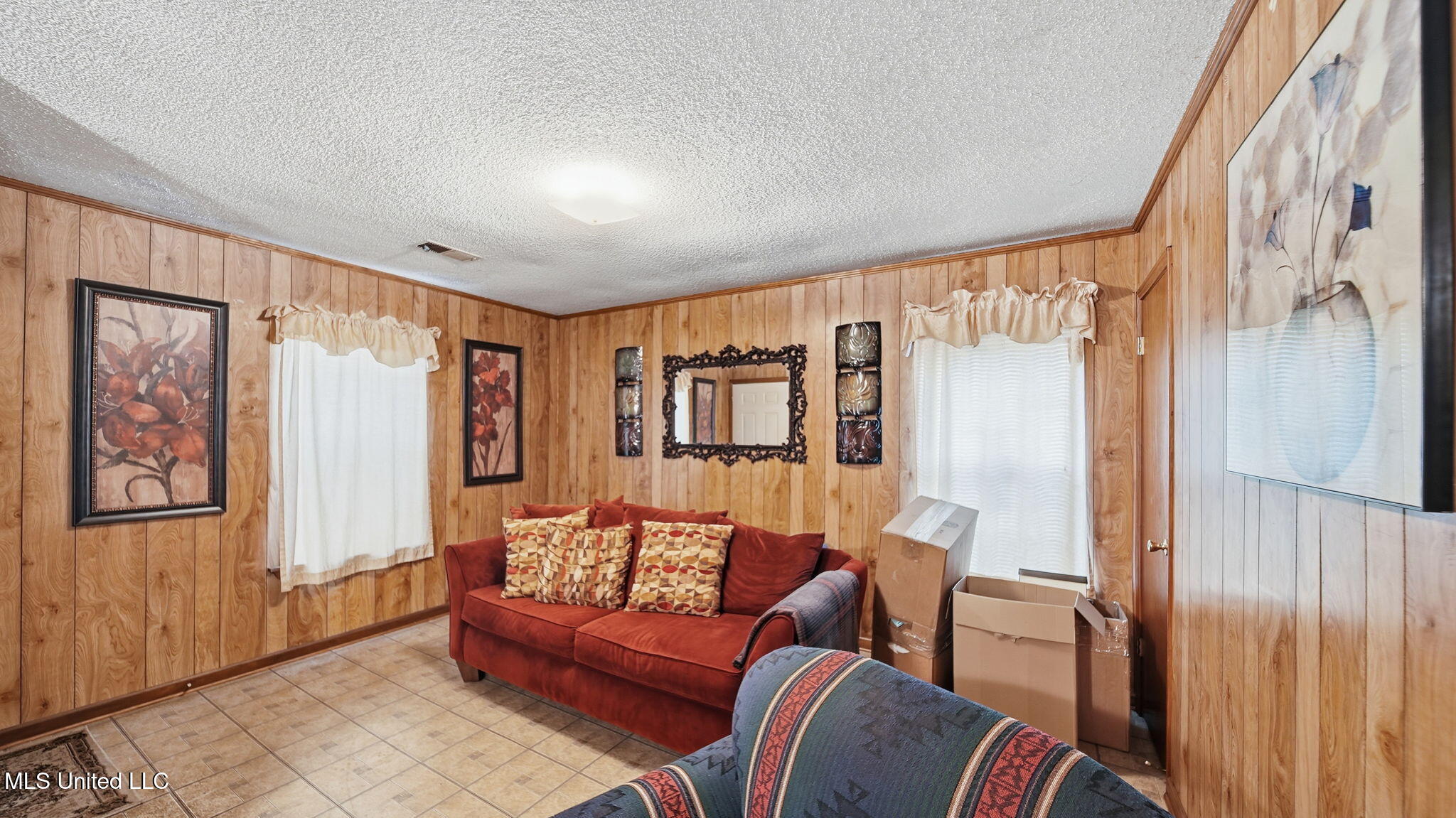 1174 Coldwater Street Property Photo 9