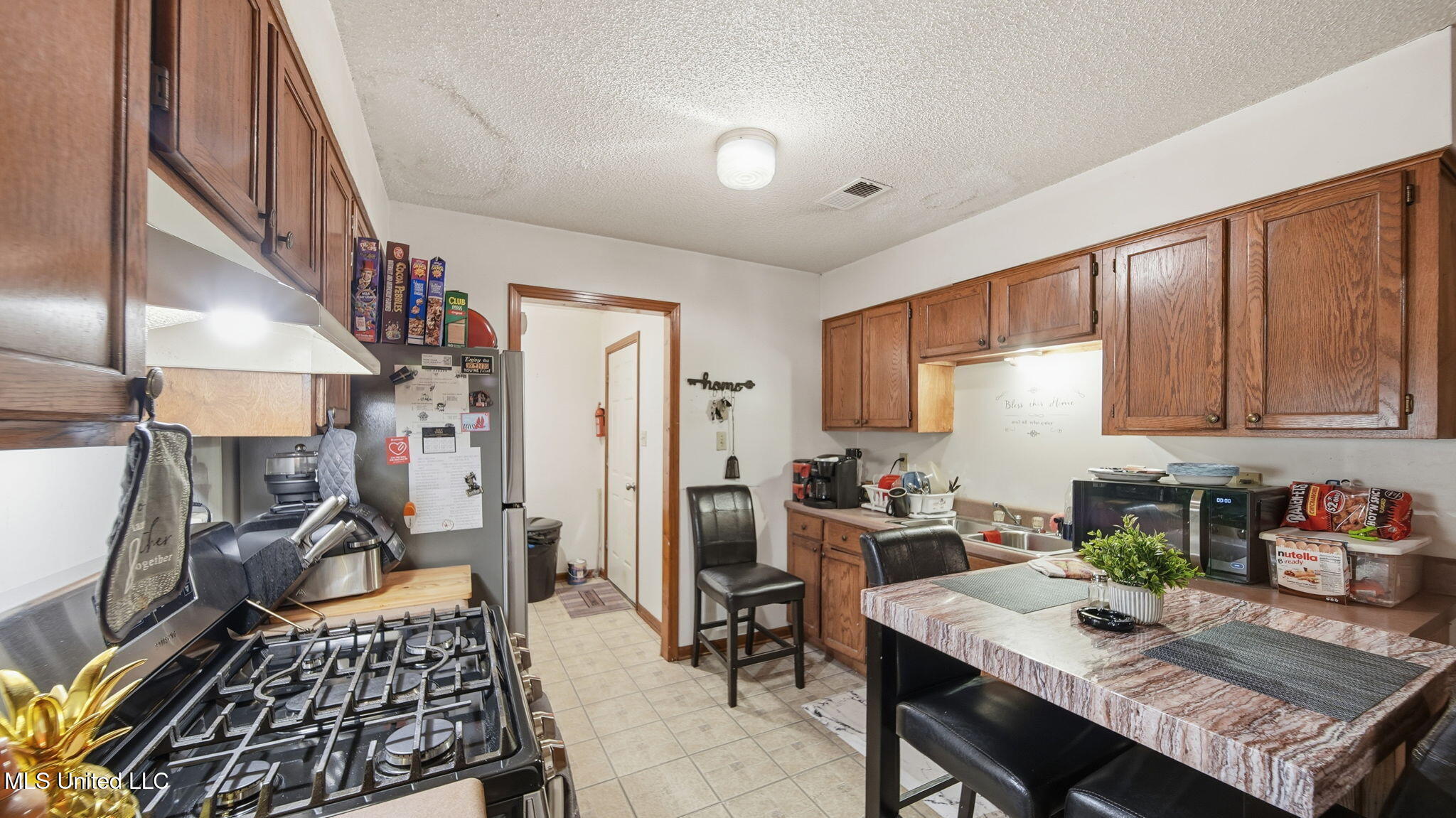 1174 Coldwater Street Property Photo 12