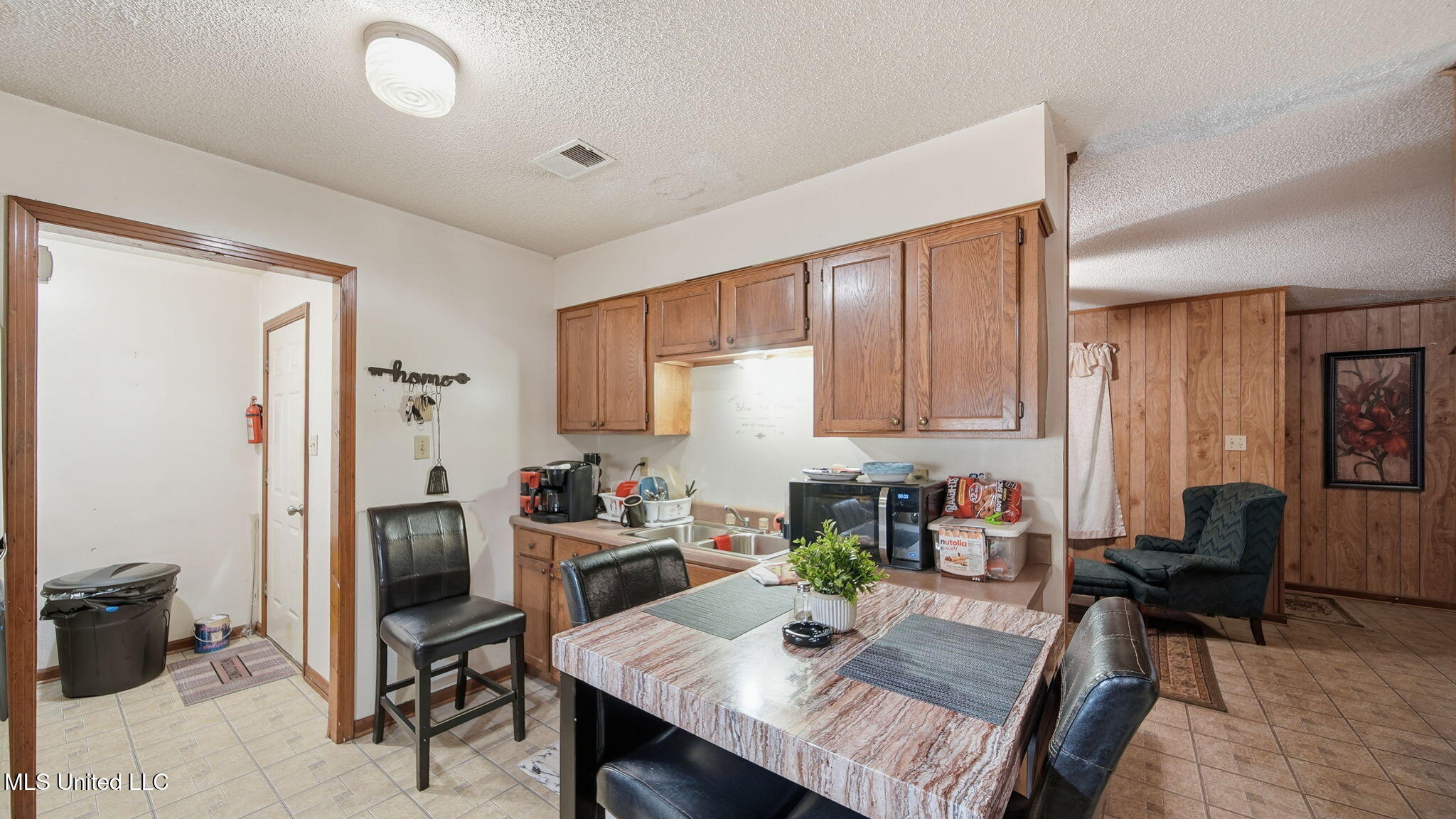 1174 Coldwater Street Property Photo 13